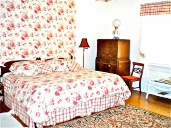 King Room with Twin Bed in Whistler's Inn King Room with Twin Bed in Whistler's Inn