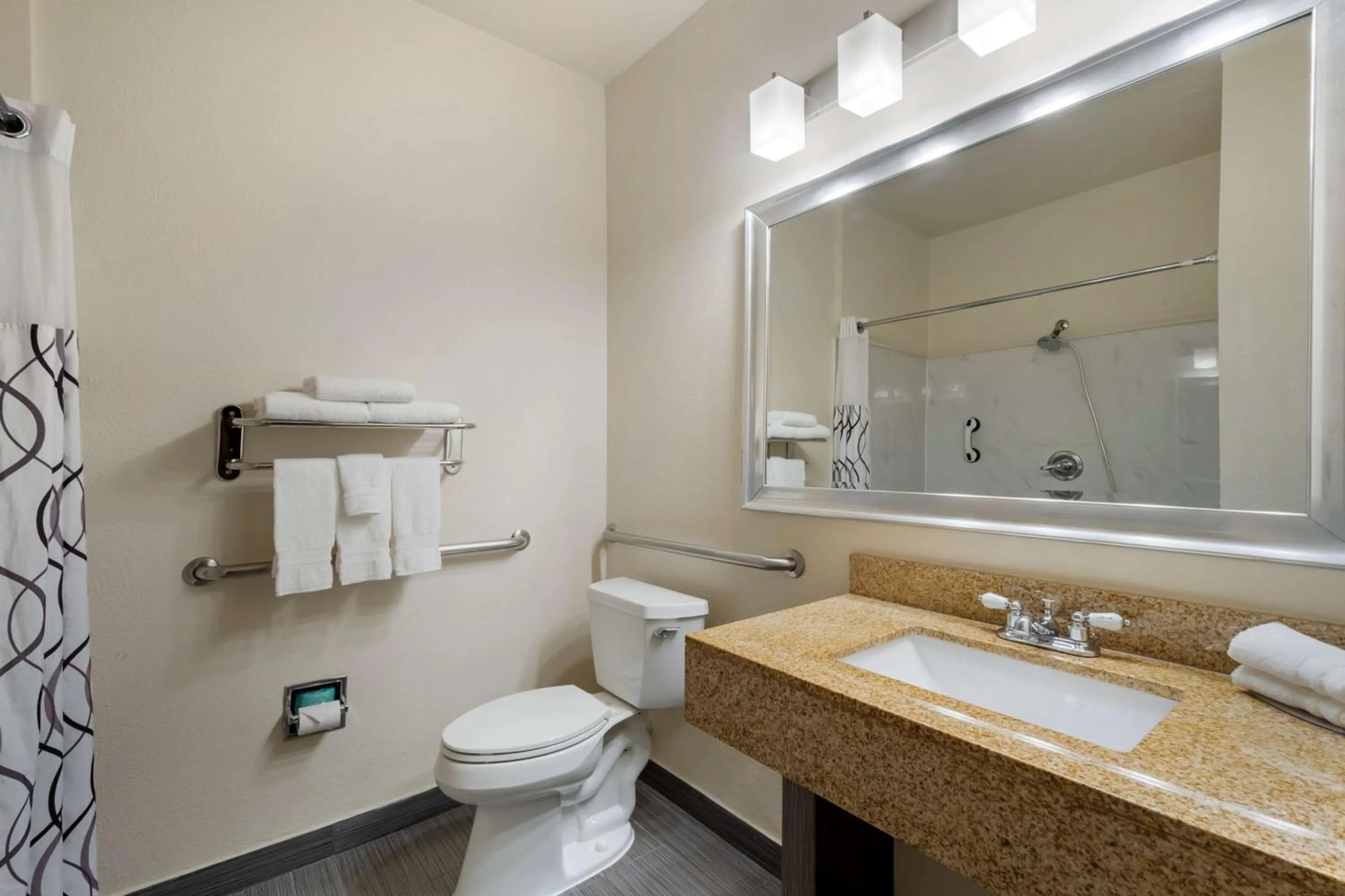 Bathroom in Best Western Plus DFW Airport Suites