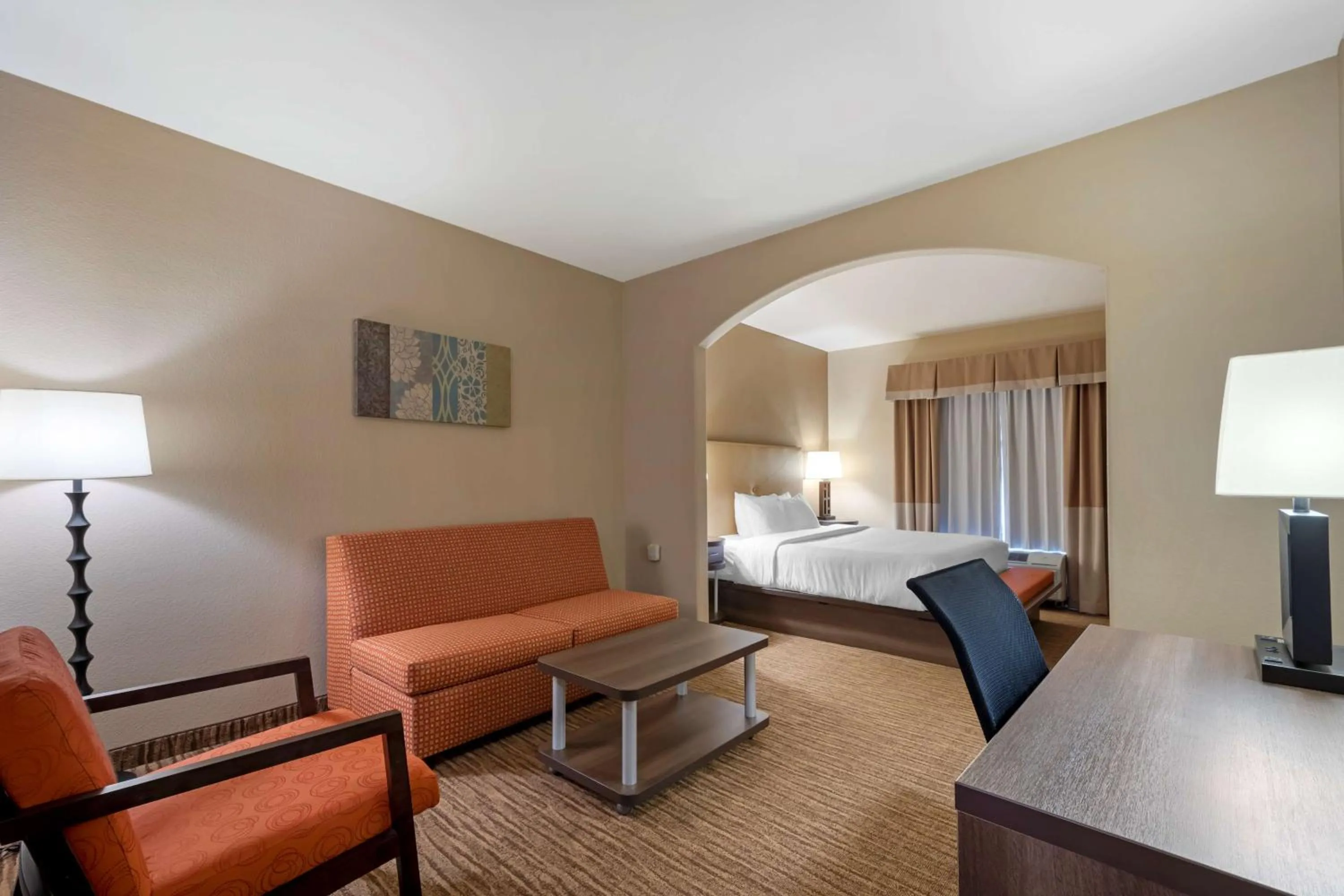 Photo of the whole room, Bed in Best Western Plus DFW Airport Suites