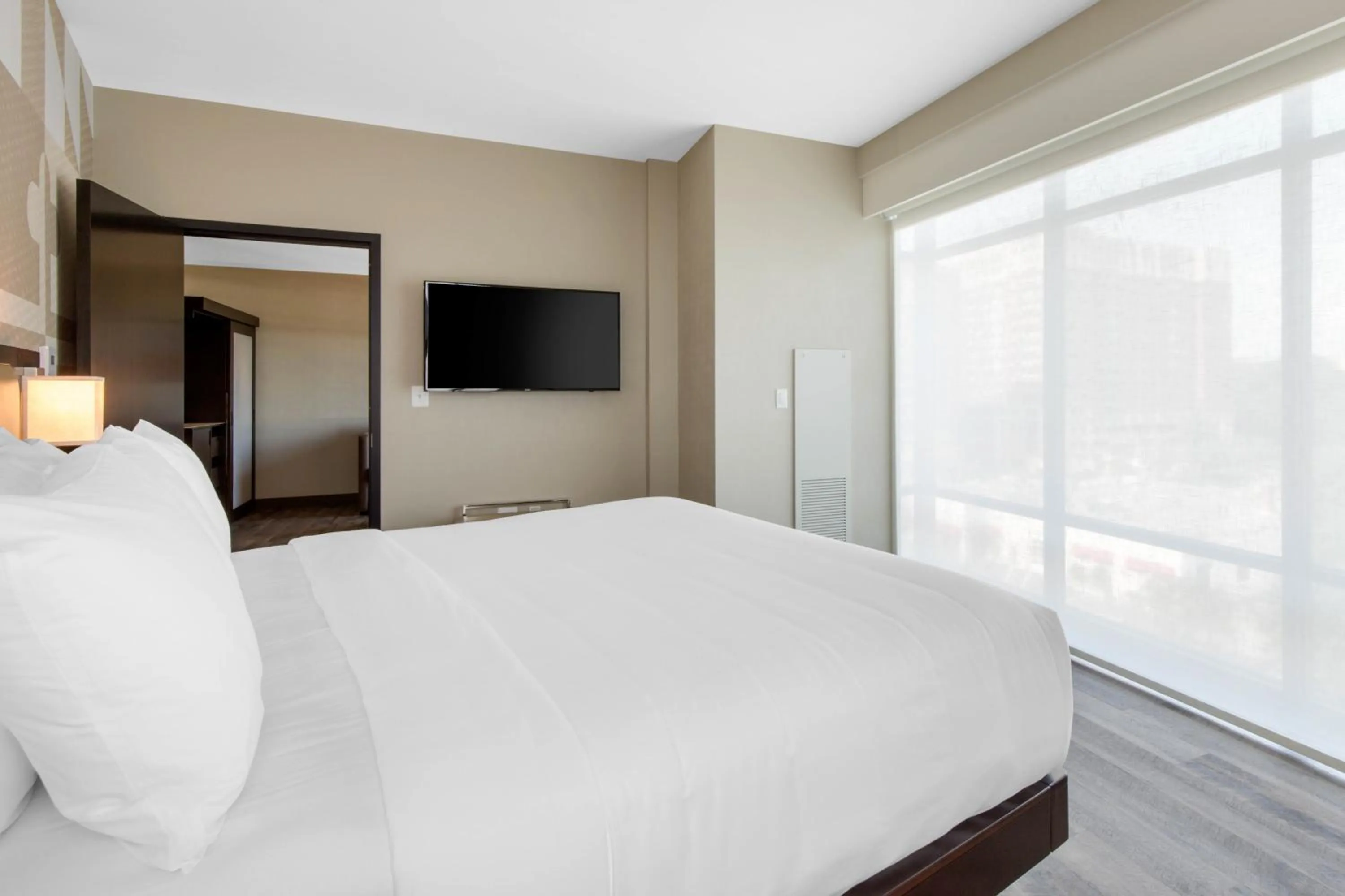 Bed in Cambria Hotel College Park