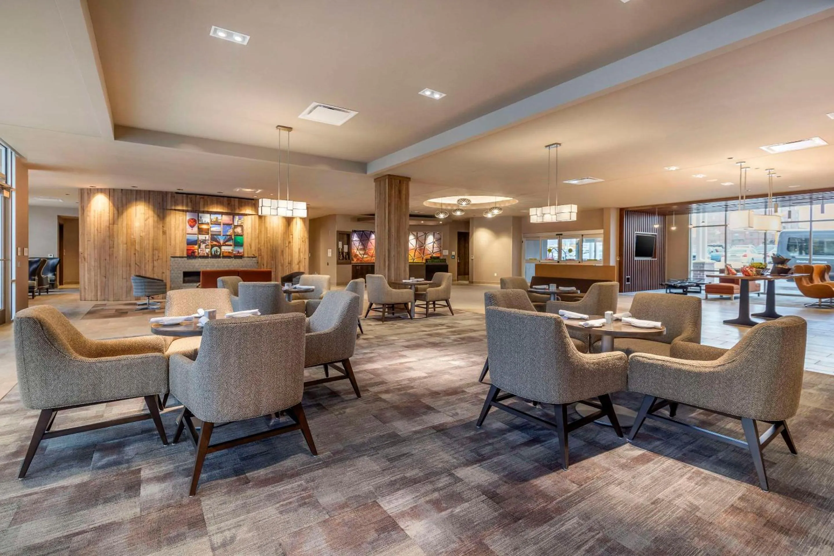 Restaurant/places to eat in Cambria Hotel Omaha Downtown