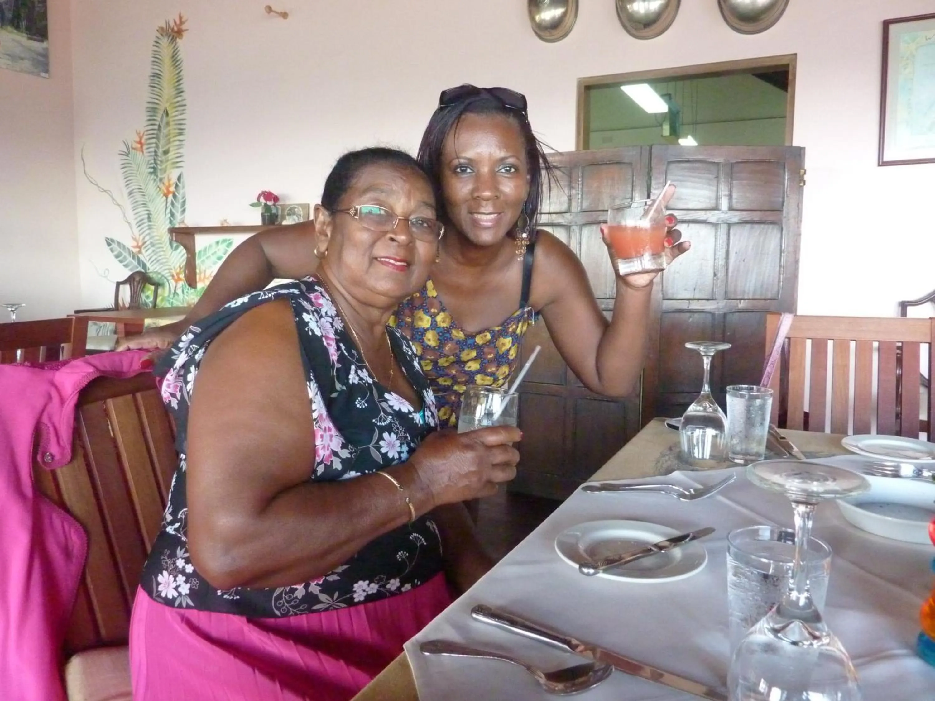 Restaurant/places to eat in La Heliconia & Day Spa