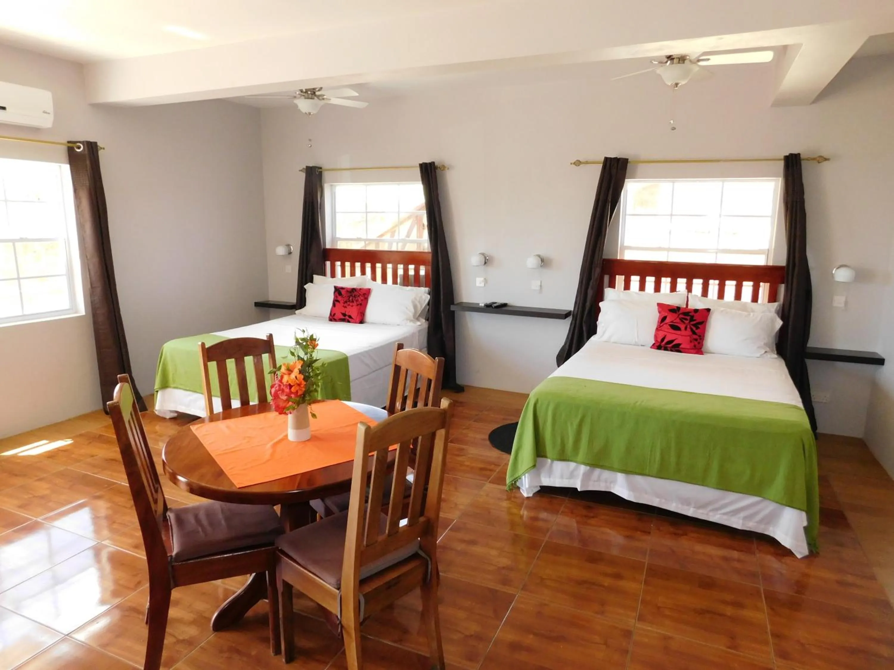 Bedroom, Bed in La Heliconia & Day Spa