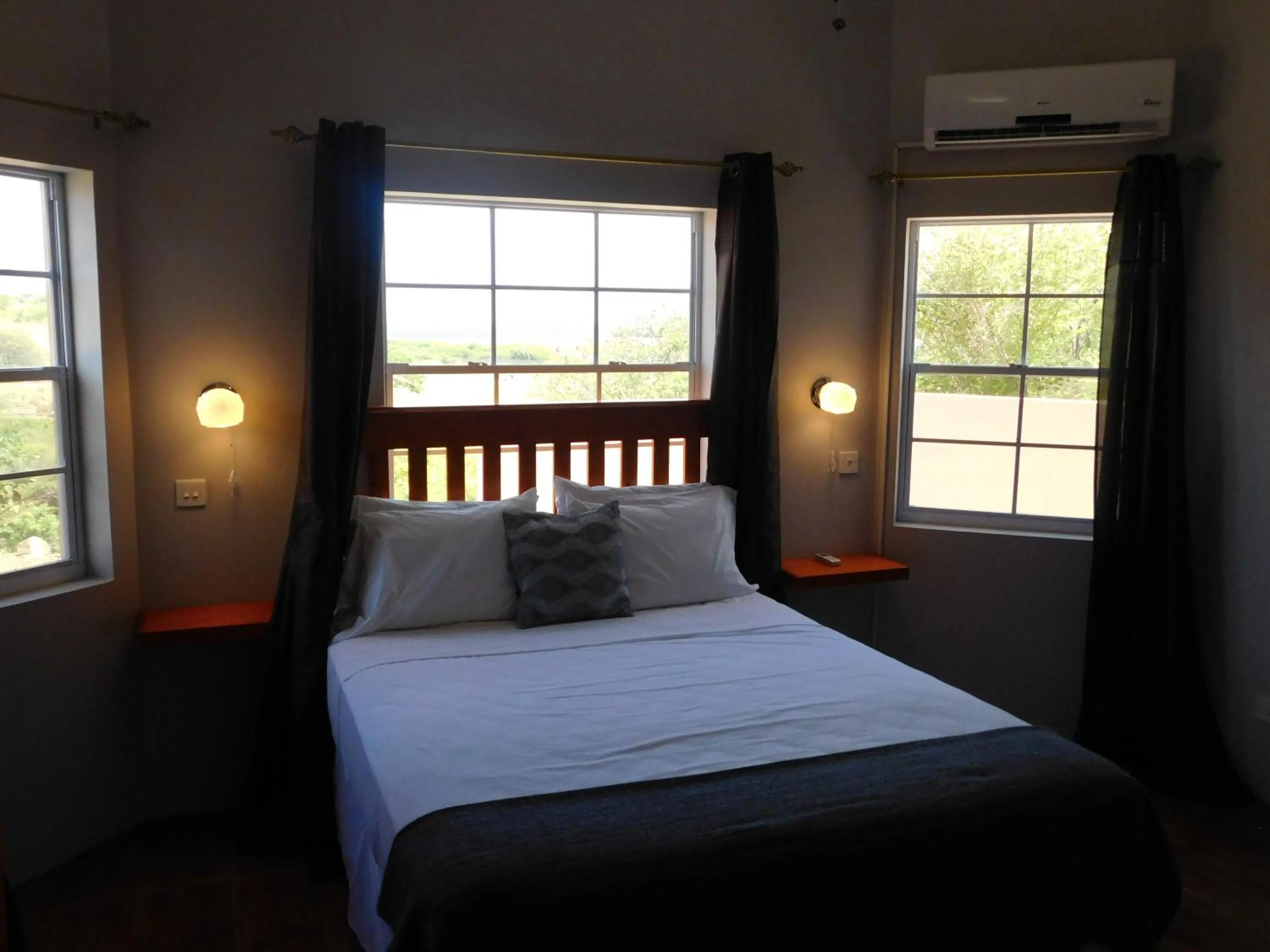 Bedroom, Bed in La Heliconia & Day Spa