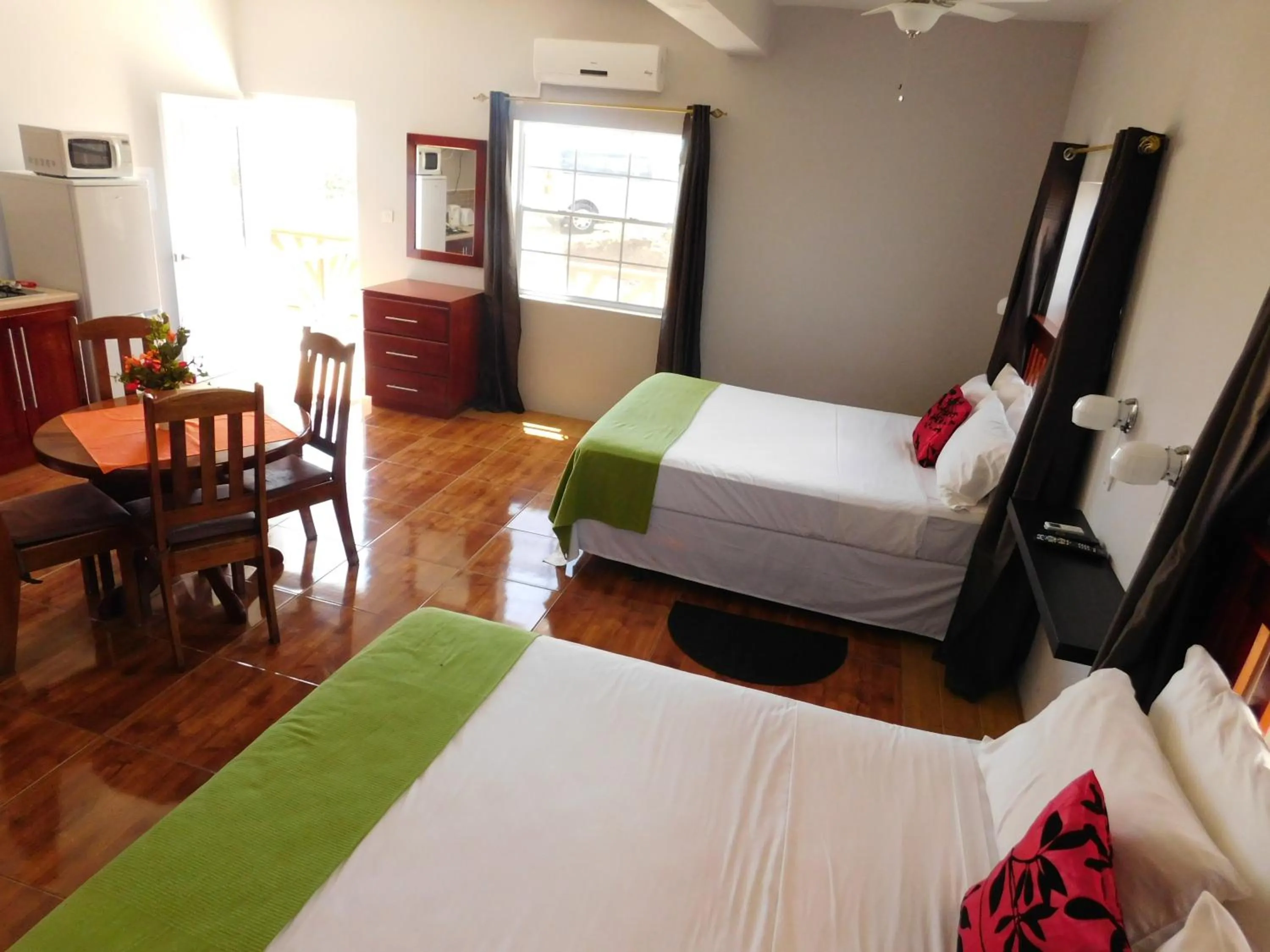 Bedroom, Bed in La Heliconia & Day Spa