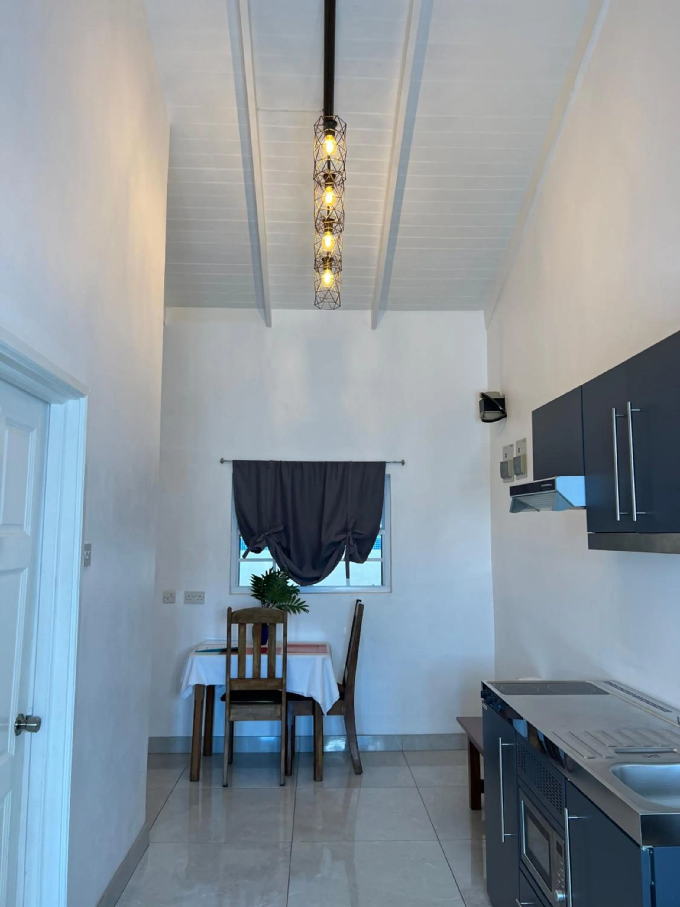 Kitchen or kitchenette in La Heliconia & Day Spa