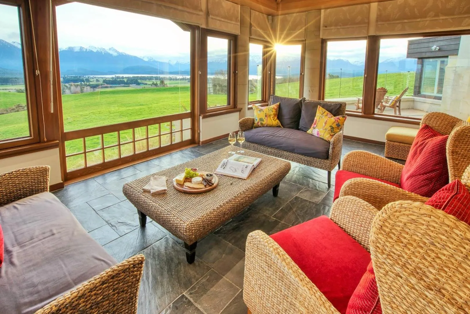 Living room in Cabot Lodge - Fiordland National Park