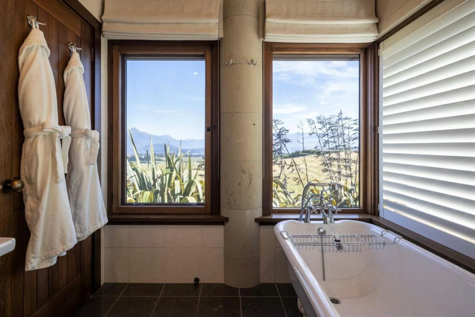 Bathroom in Cabot Lodge - Fiordland National Park