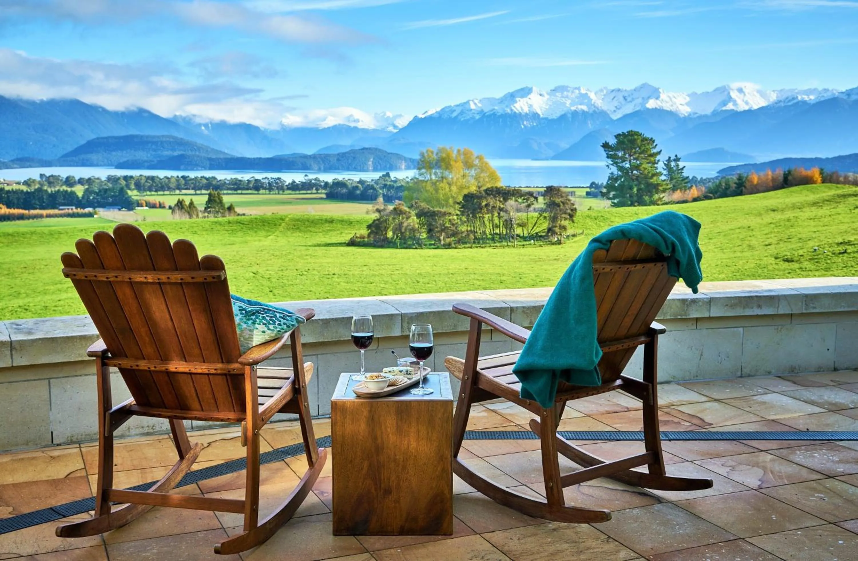 Lake view in Cabot Lodge - Fiordland National Park