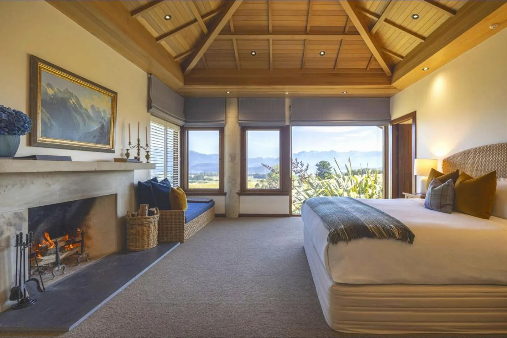 Bed in Cabot Lodge - Fiordland National Park