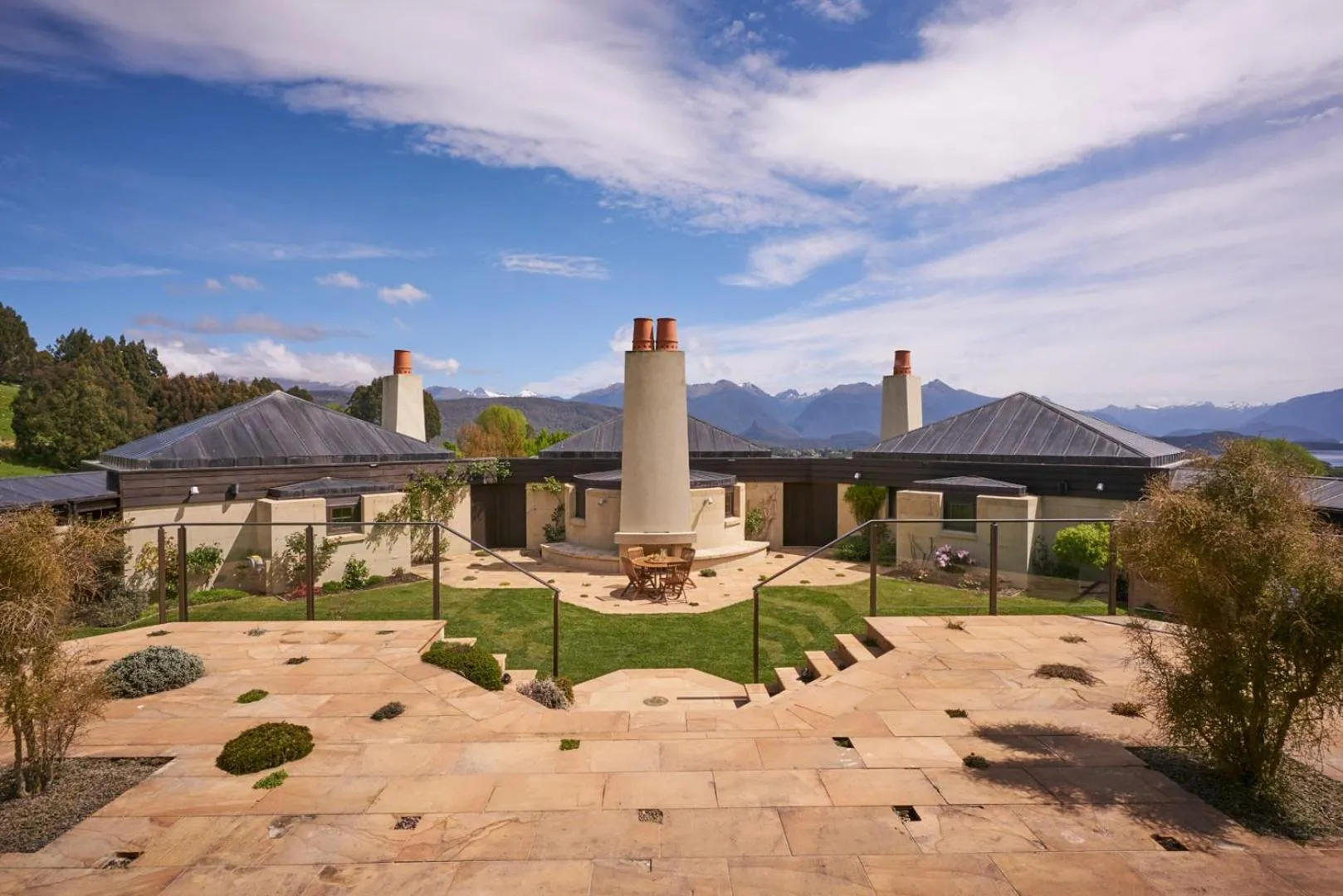 Property building in Cabot Lodge - Fiordland National Park