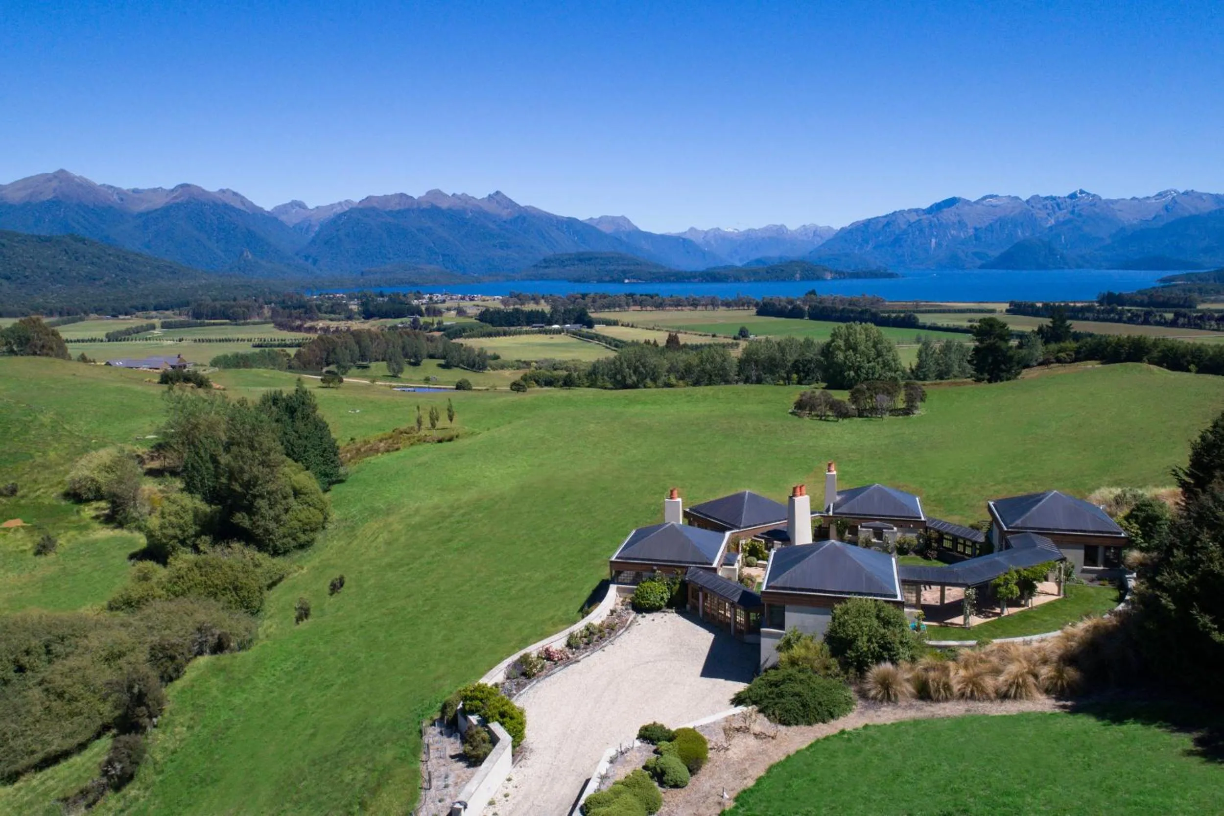 Facade/entrance in Cabot Lodge - Fiordland National Park