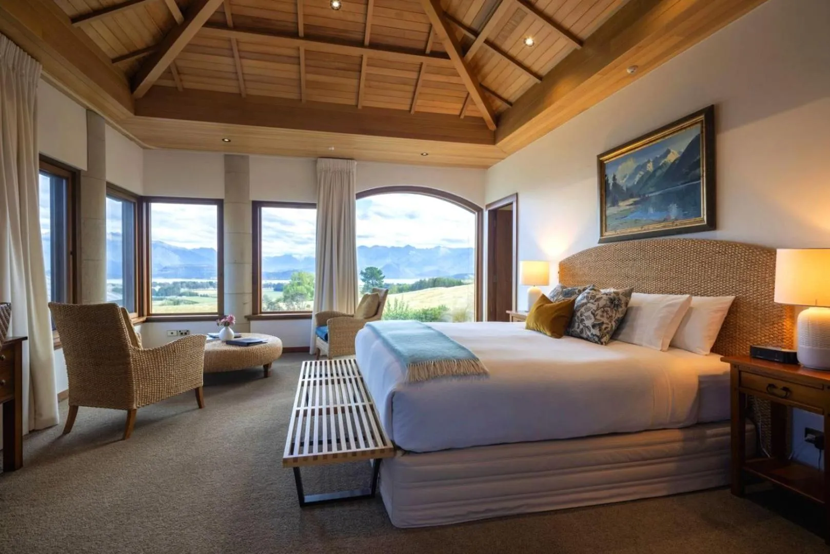 Bed in Cabot Lodge - Fiordland National Park
