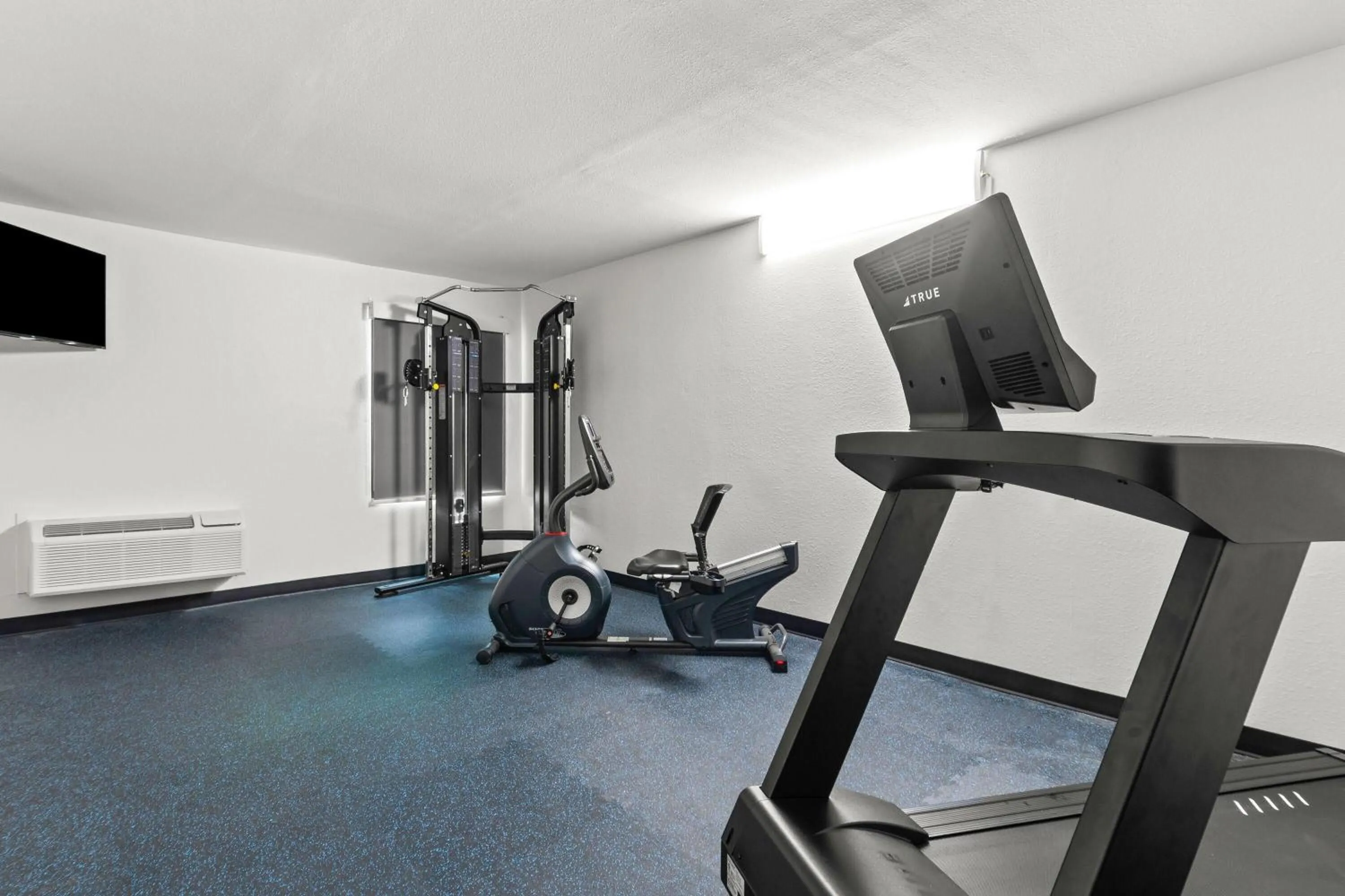 Fitness centre/facilities in Baymont by Wyndham Batavia - Darien Lake