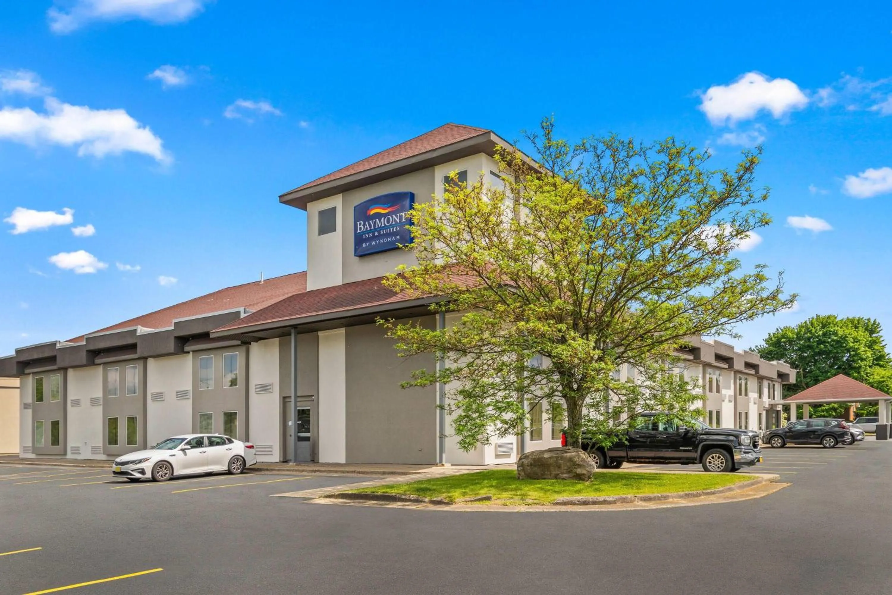 Property building in Baymont by Wyndham Batavia - Darien Lake