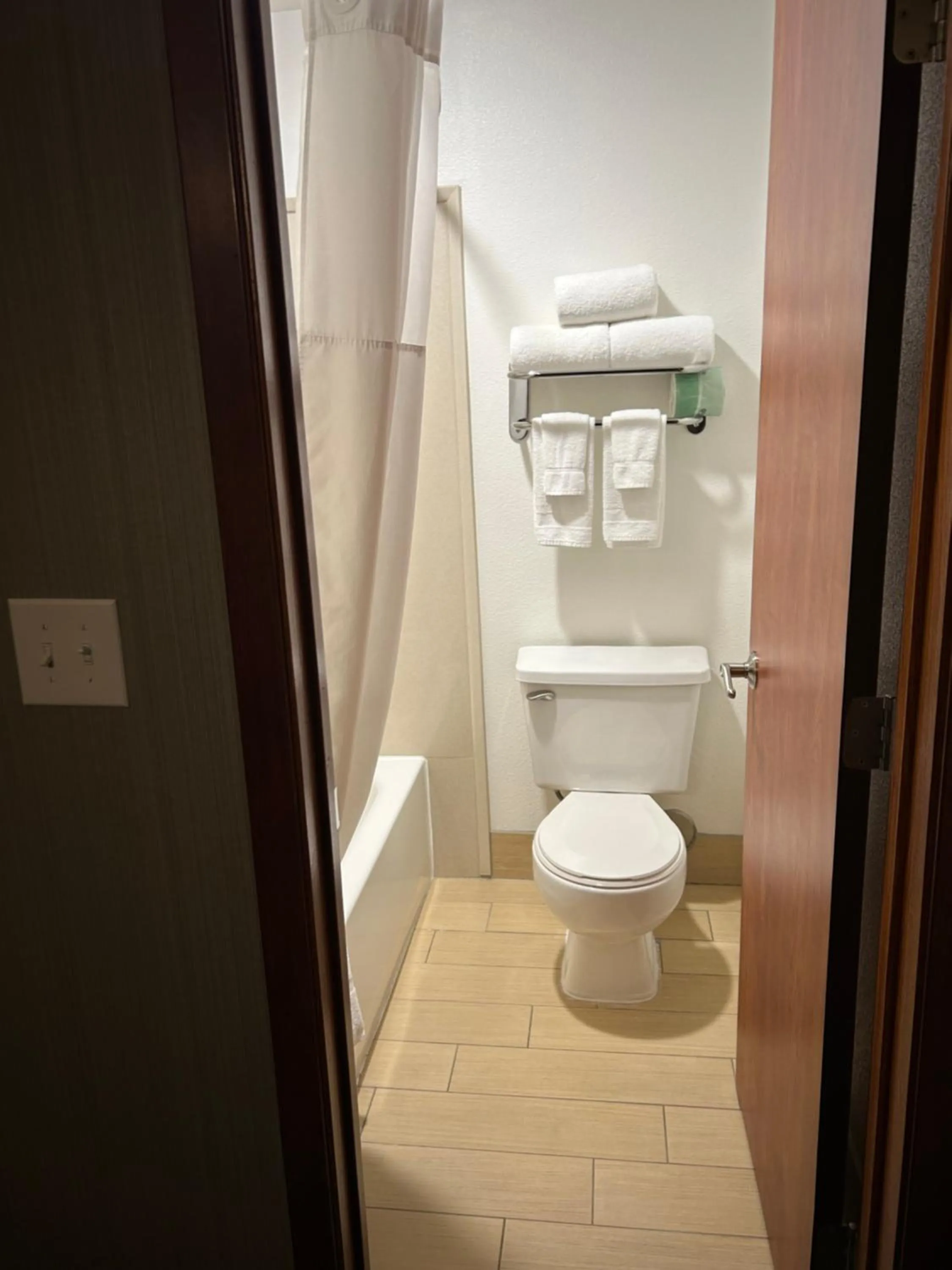 Toilet in Country Inn & Suites by Radisson, Delta Park North Portland