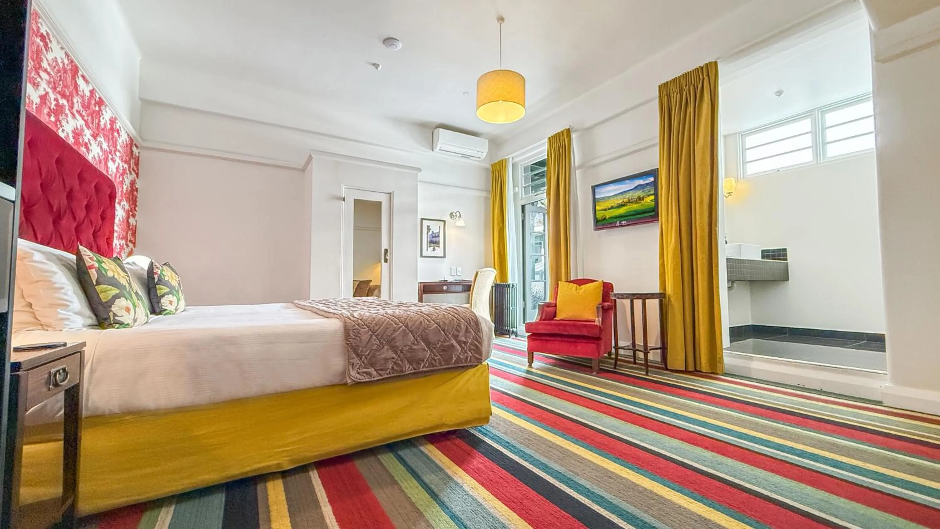 Bedroom, Bed in Art Deco Masonic Hotel