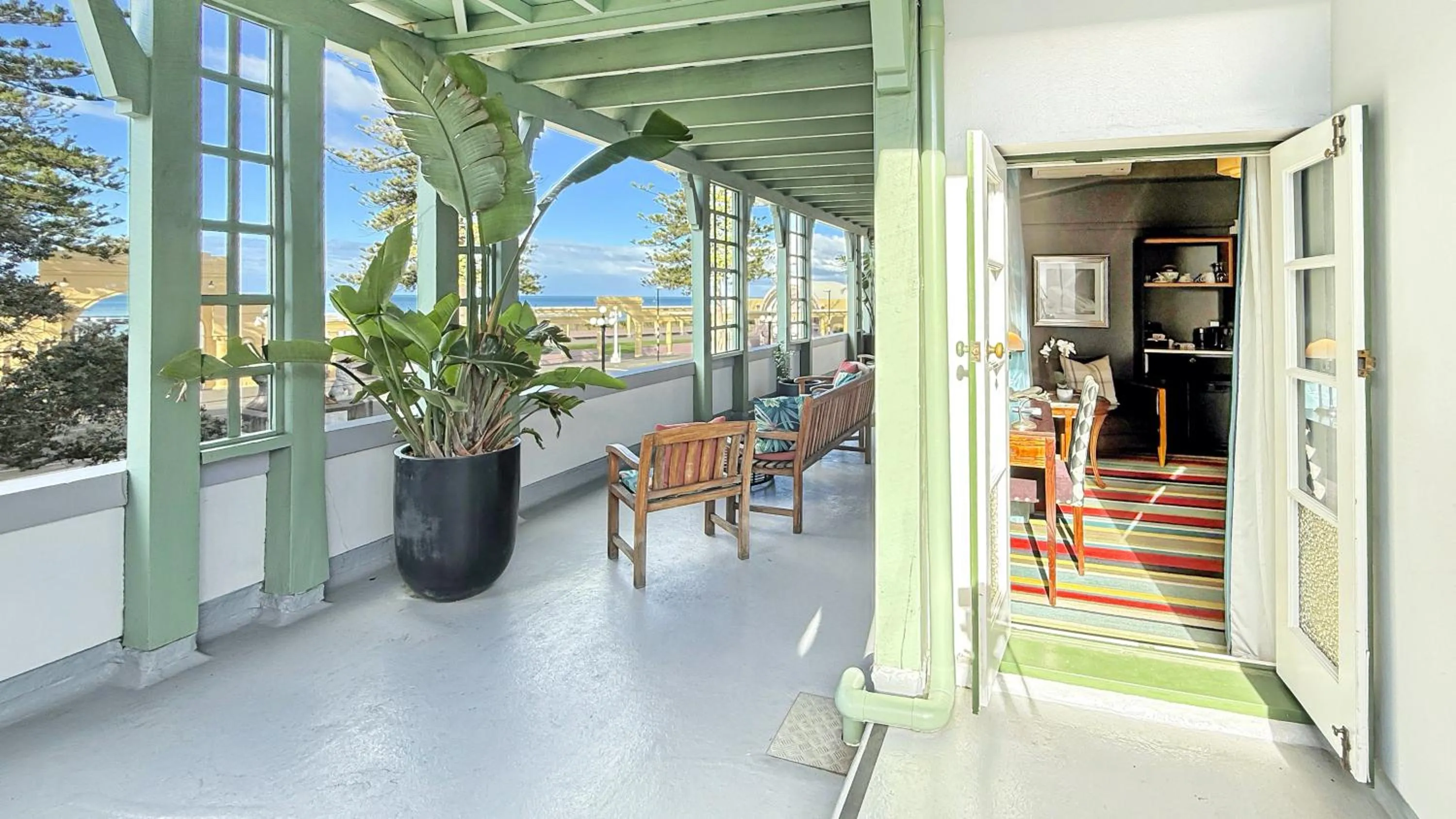 Balcony/Terrace in Art Deco Masonic Hotel