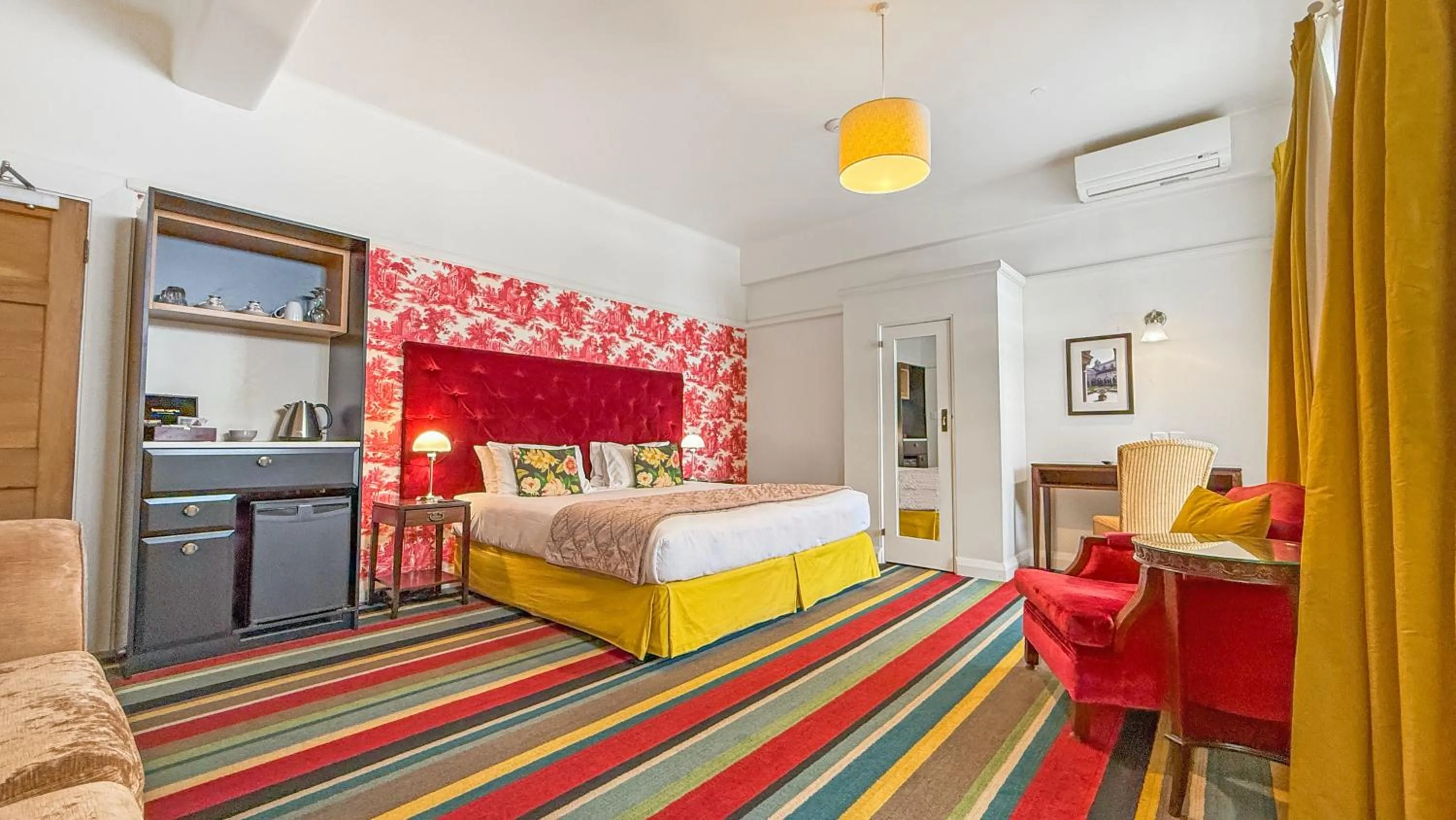 Bedroom, Bed in Art Deco Masonic Hotel