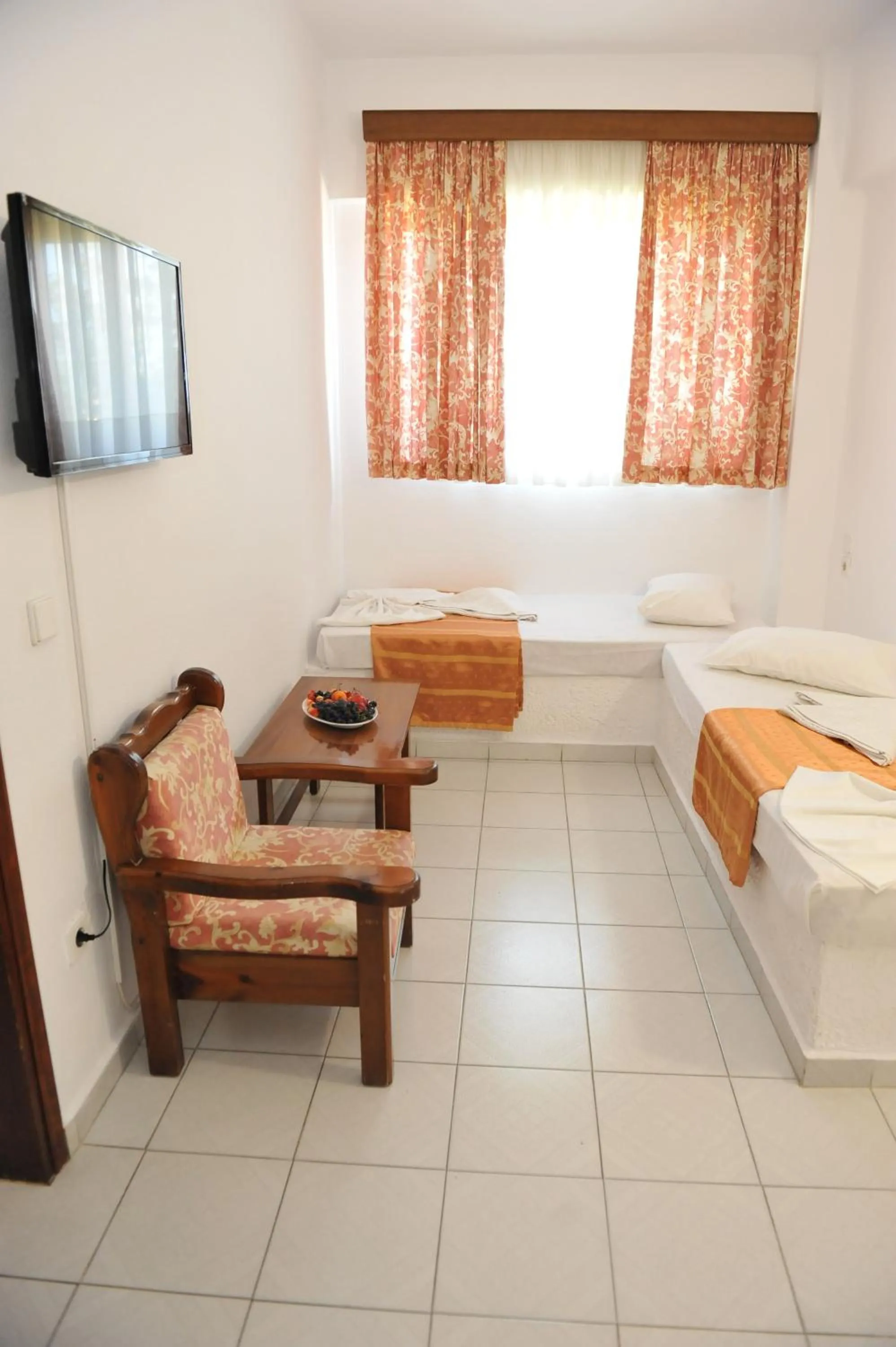 Photo of the whole room, Bed in Maritime