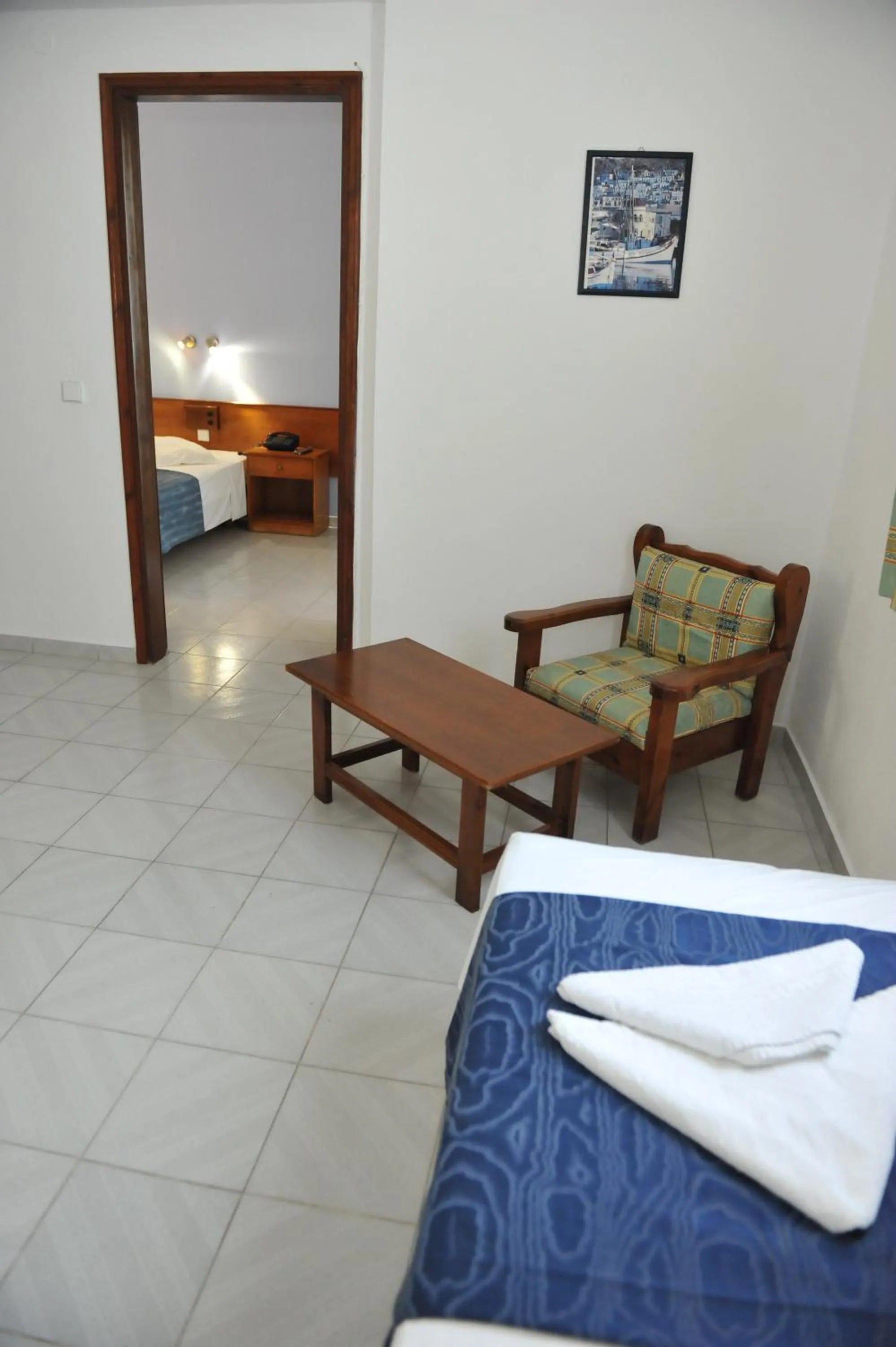 Photo of the whole room, Bed in Maritime