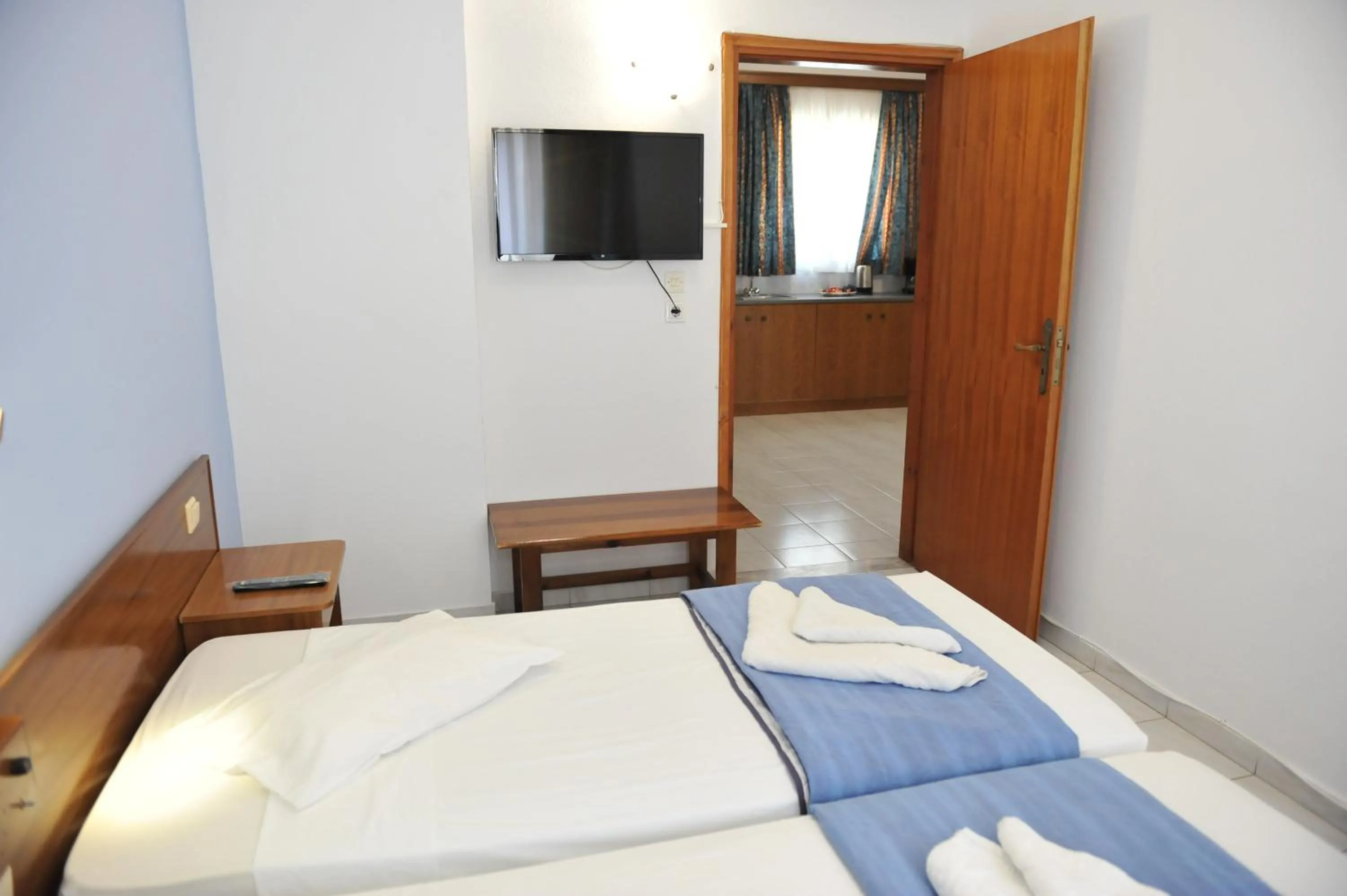 Photo of the whole room, Bed in Maritime