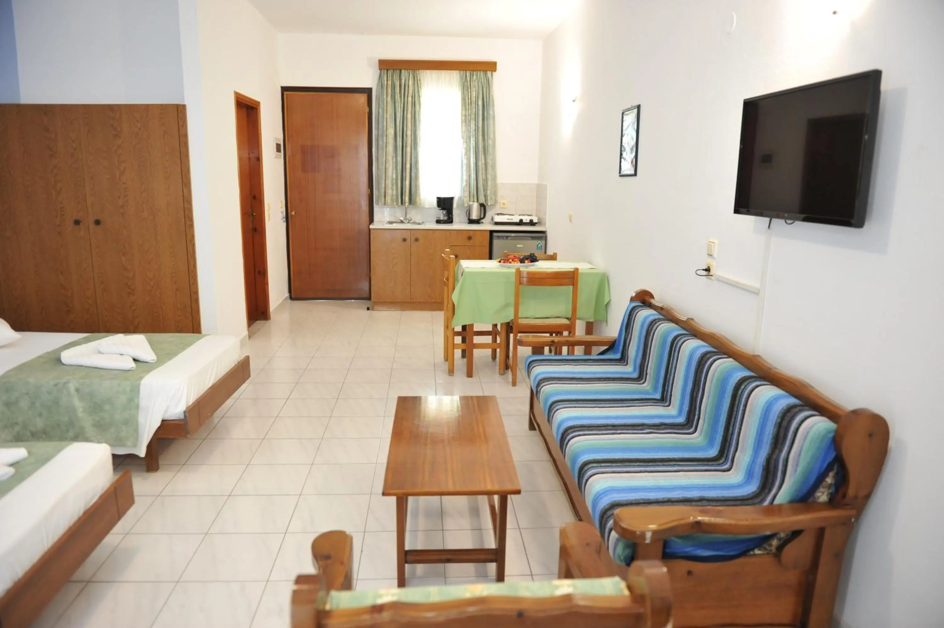 Kitchen or kitchenette, Bed in Maritime