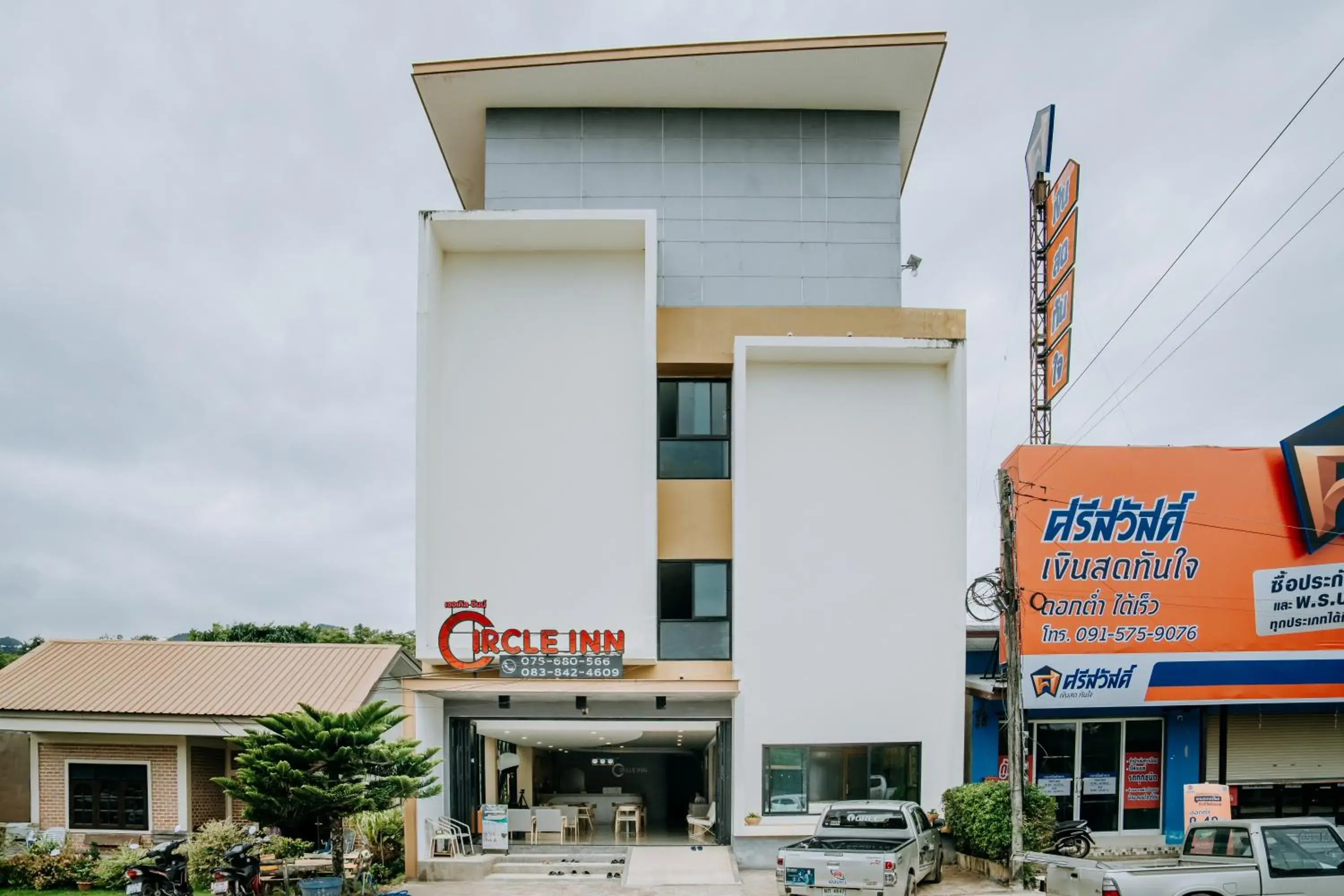 Property building in Circle Inn Ao Nam Mao Property building in Circle Inn Ao Nam Mao