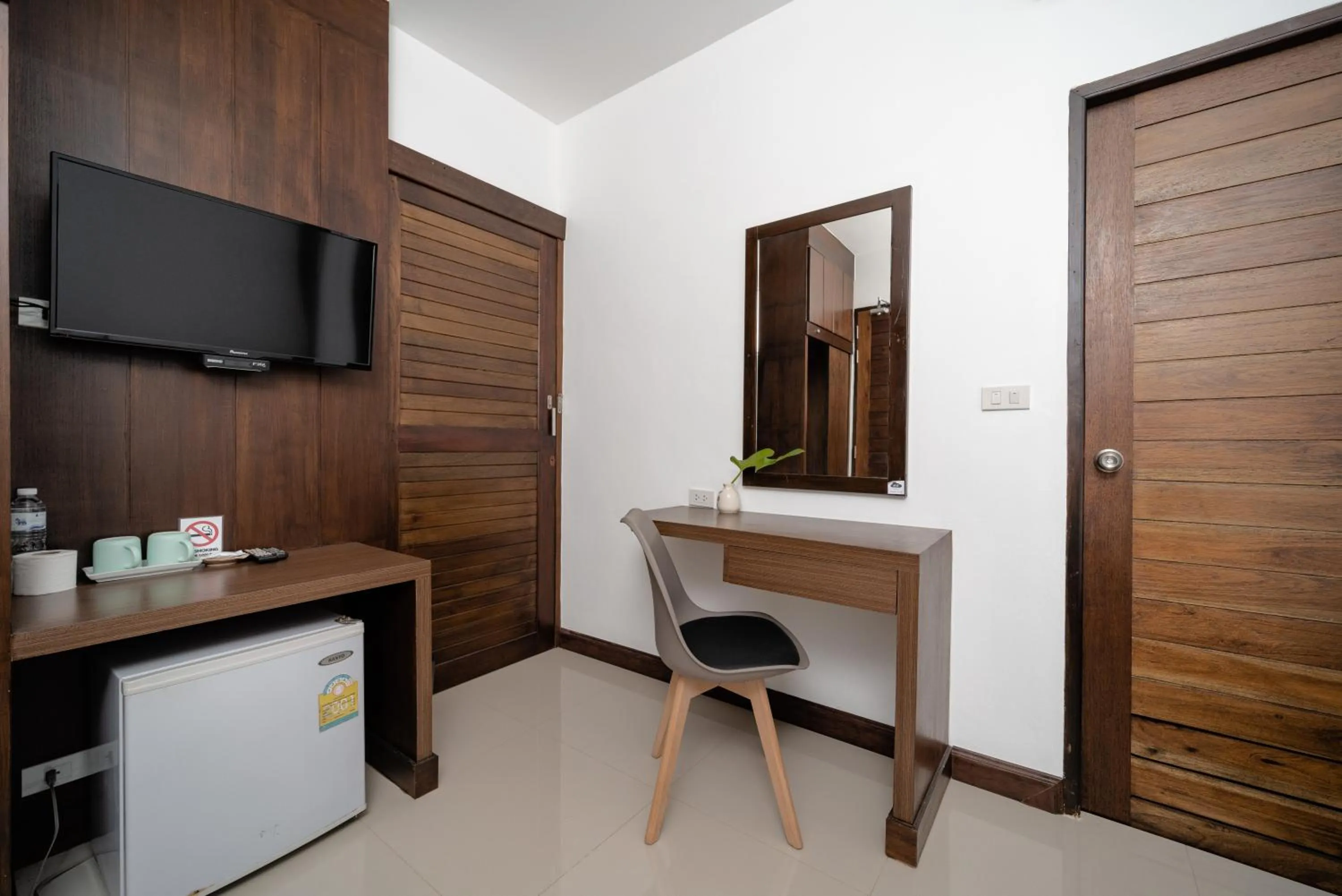 TV and multimedia in Circle Inn Ao Nam Mao