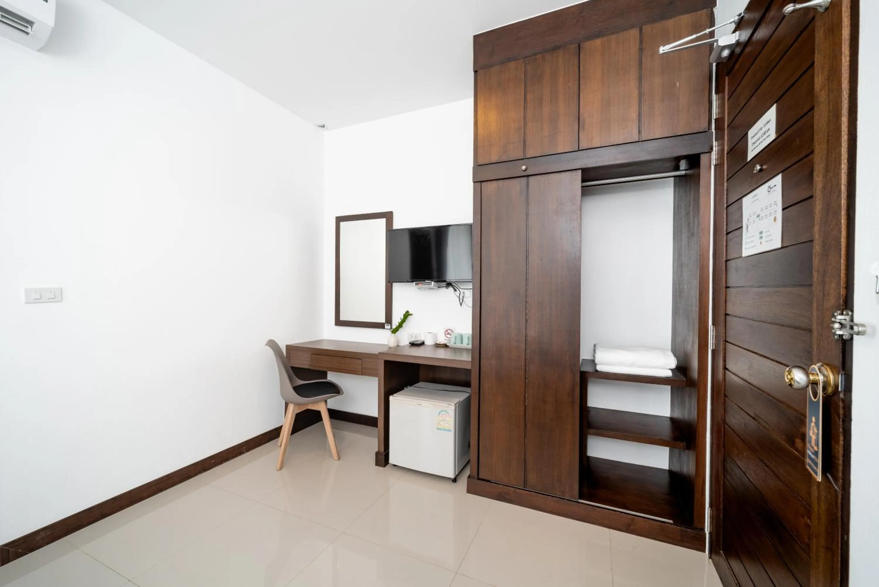 hair dresser in Circle Inn Ao Nam Mao