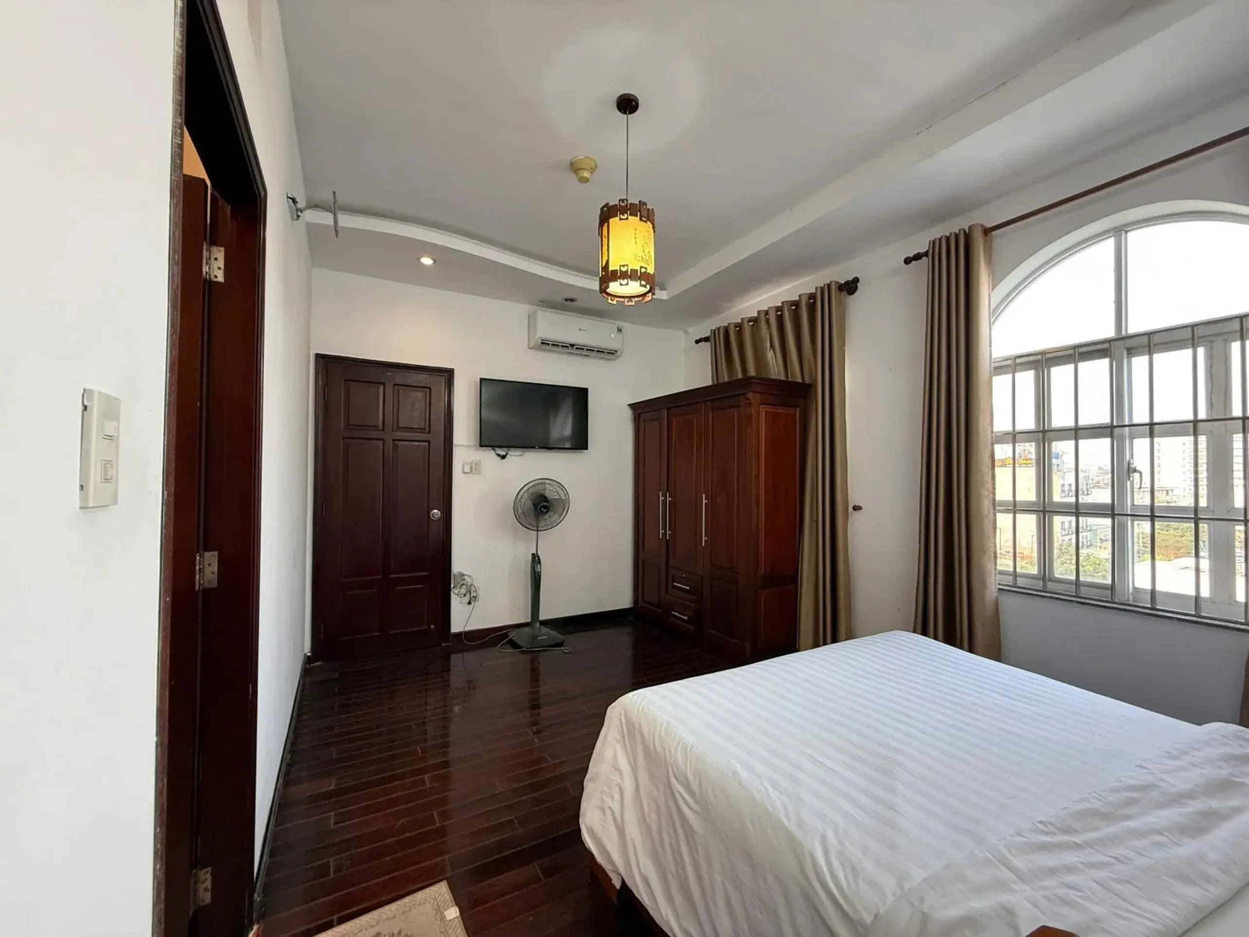 Two-Bedroom Apartment in Hoa Phat Hotel & Apartment Two-Bedroom Apartment in Hoa Phat Hotel & Apartment