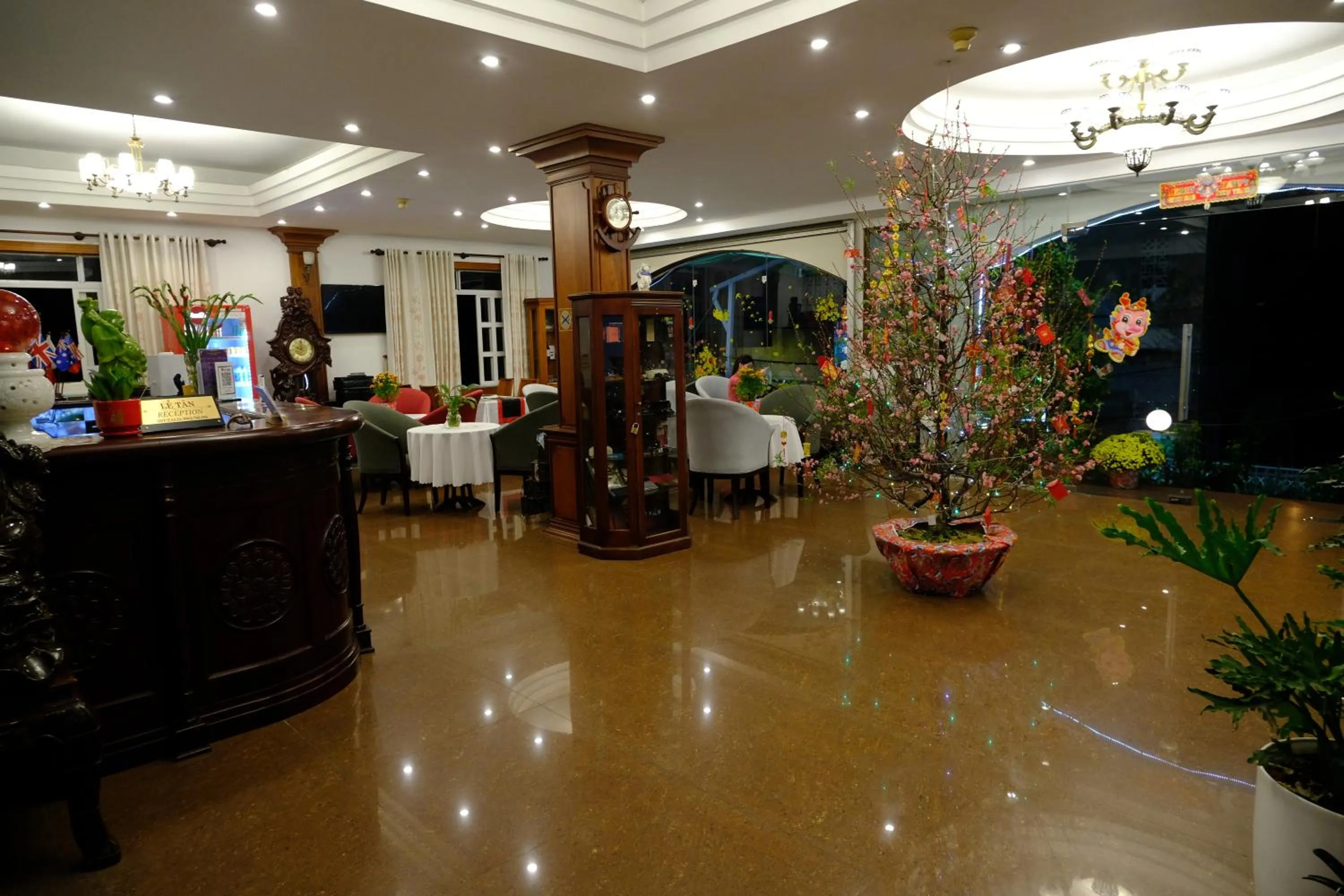 Hoa Phat Hotel & Apartment