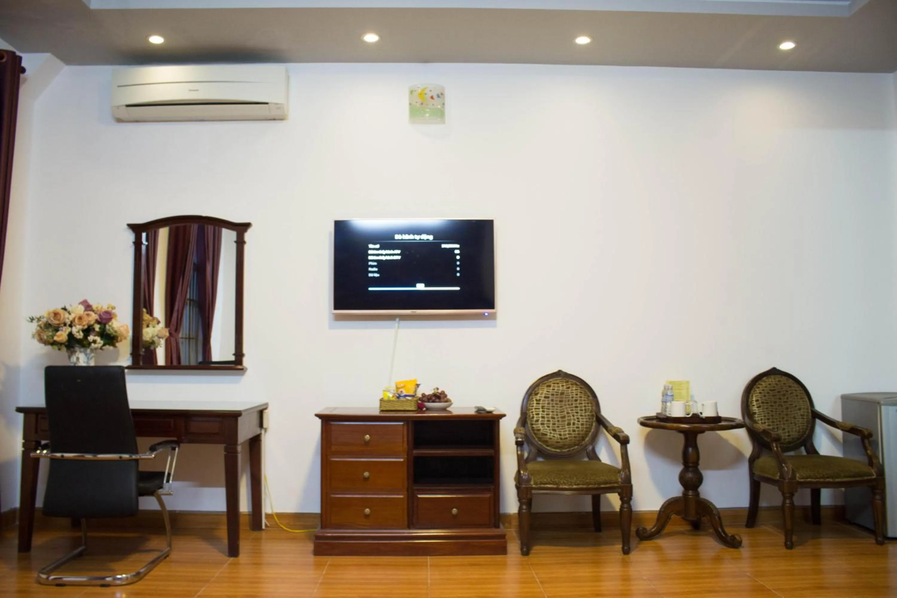 TV and multimedia in Hoa Phat Hotel & Apartment