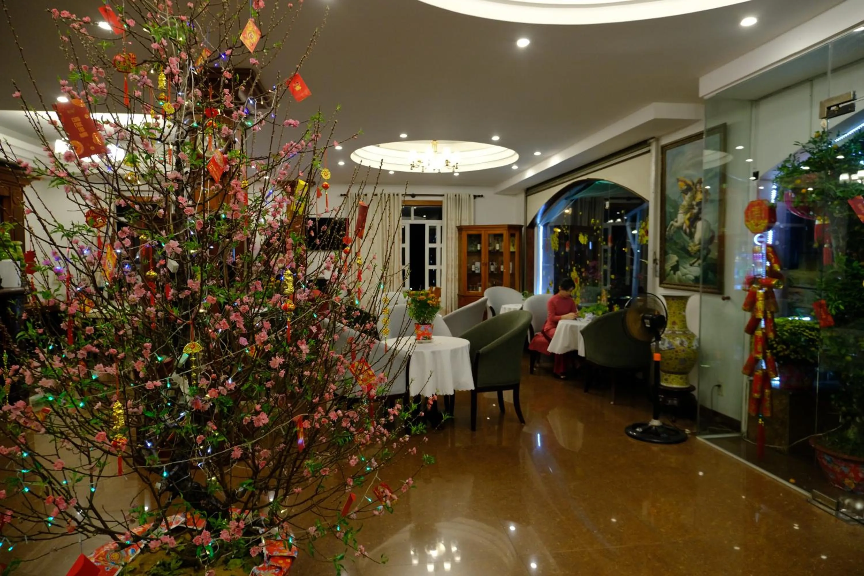 Hoa Phat Hotel & Apartment