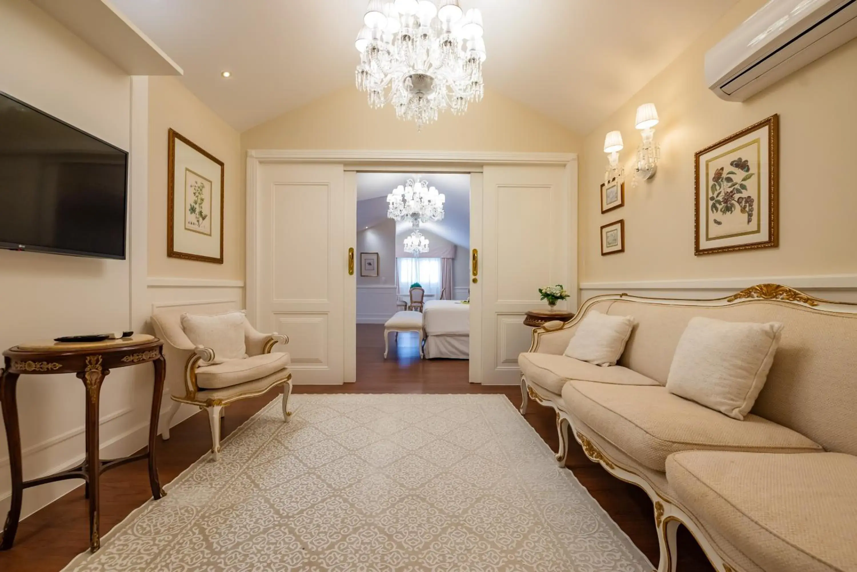 Suite with City View - single occupancy in Villa do Vale Boutique Hotel Suite with City View - single occupancy in Villa do Vale Boutique Hotel
