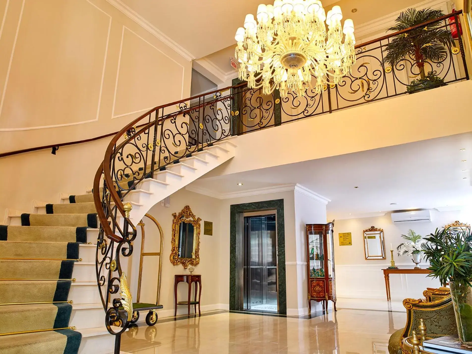 Lobby or reception in Villa do Vale Boutique Hotel Lobby or reception in Villa do Vale Boutique Hotel