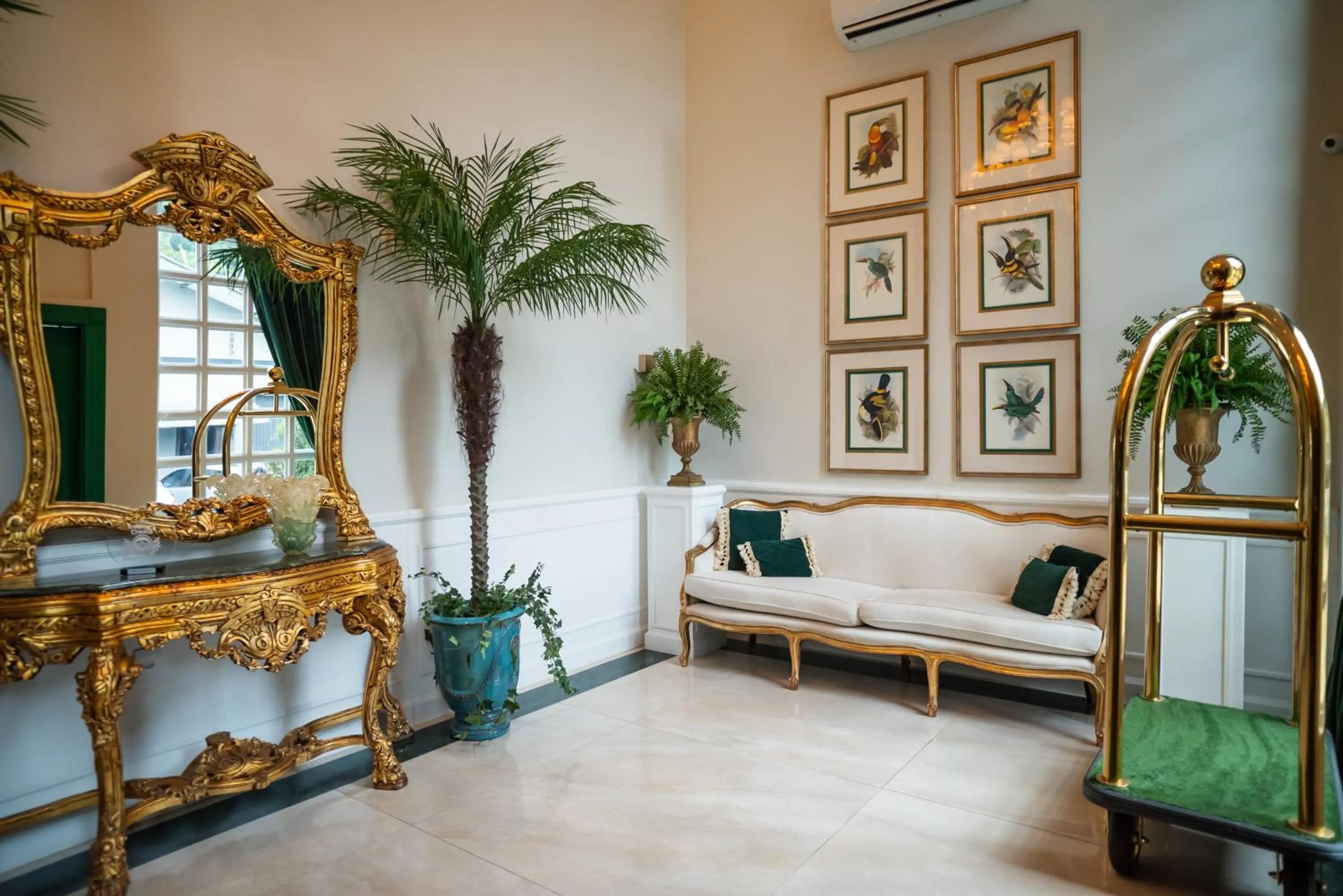 Lobby or reception in Villa do Vale Boutique Hotel