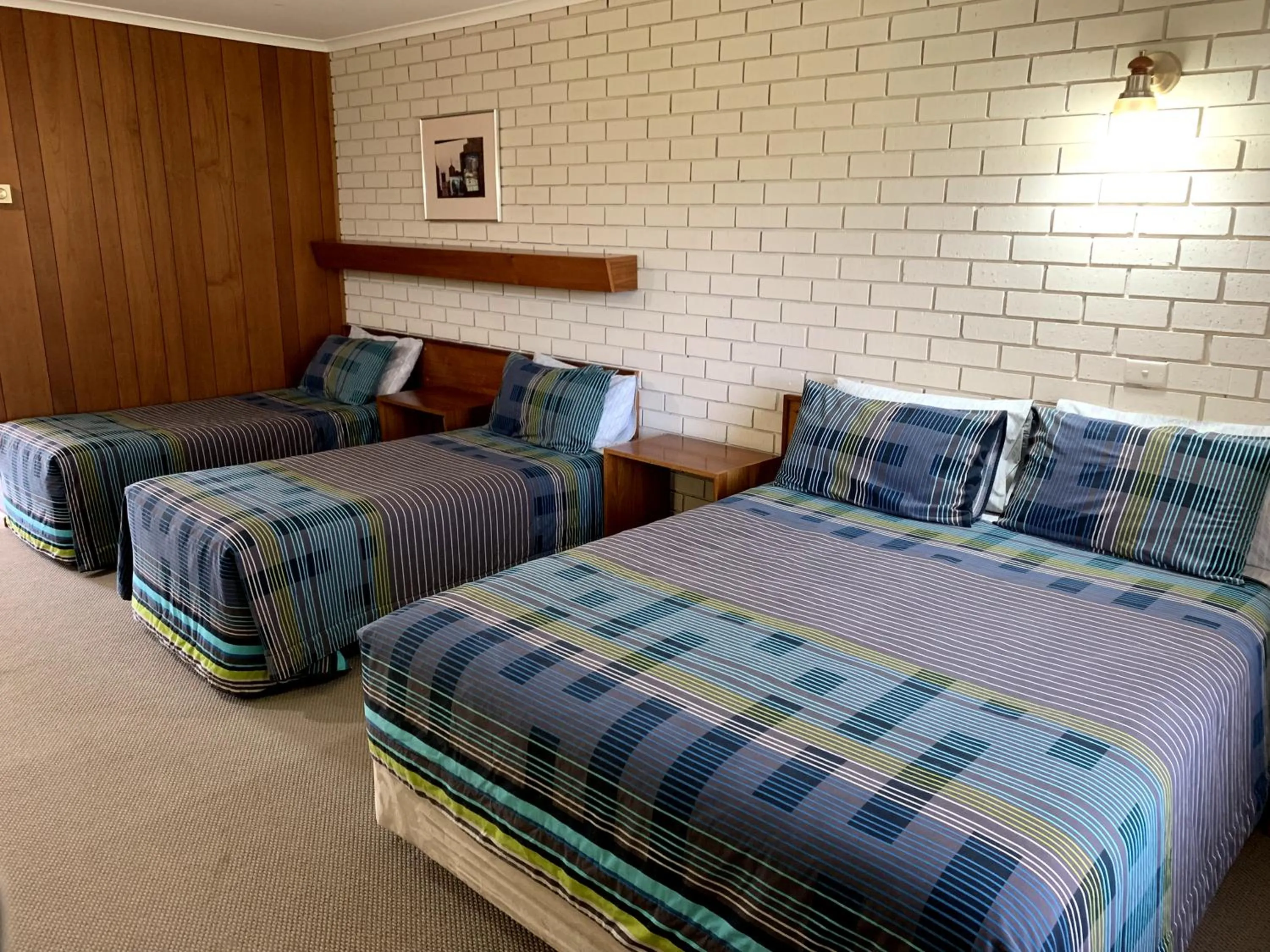 Bed in Kingswood Motel