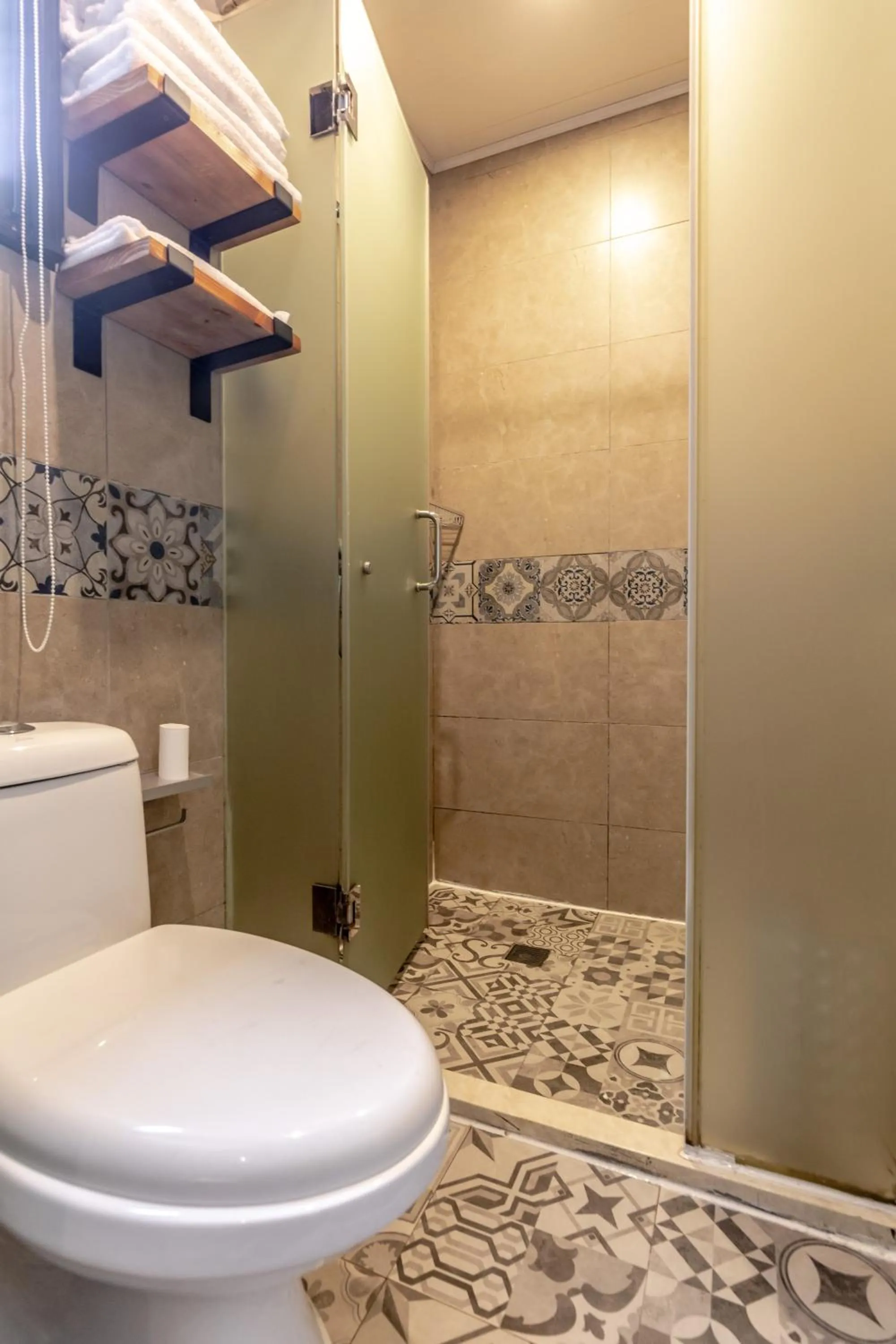 Shower in Hofang Guest House