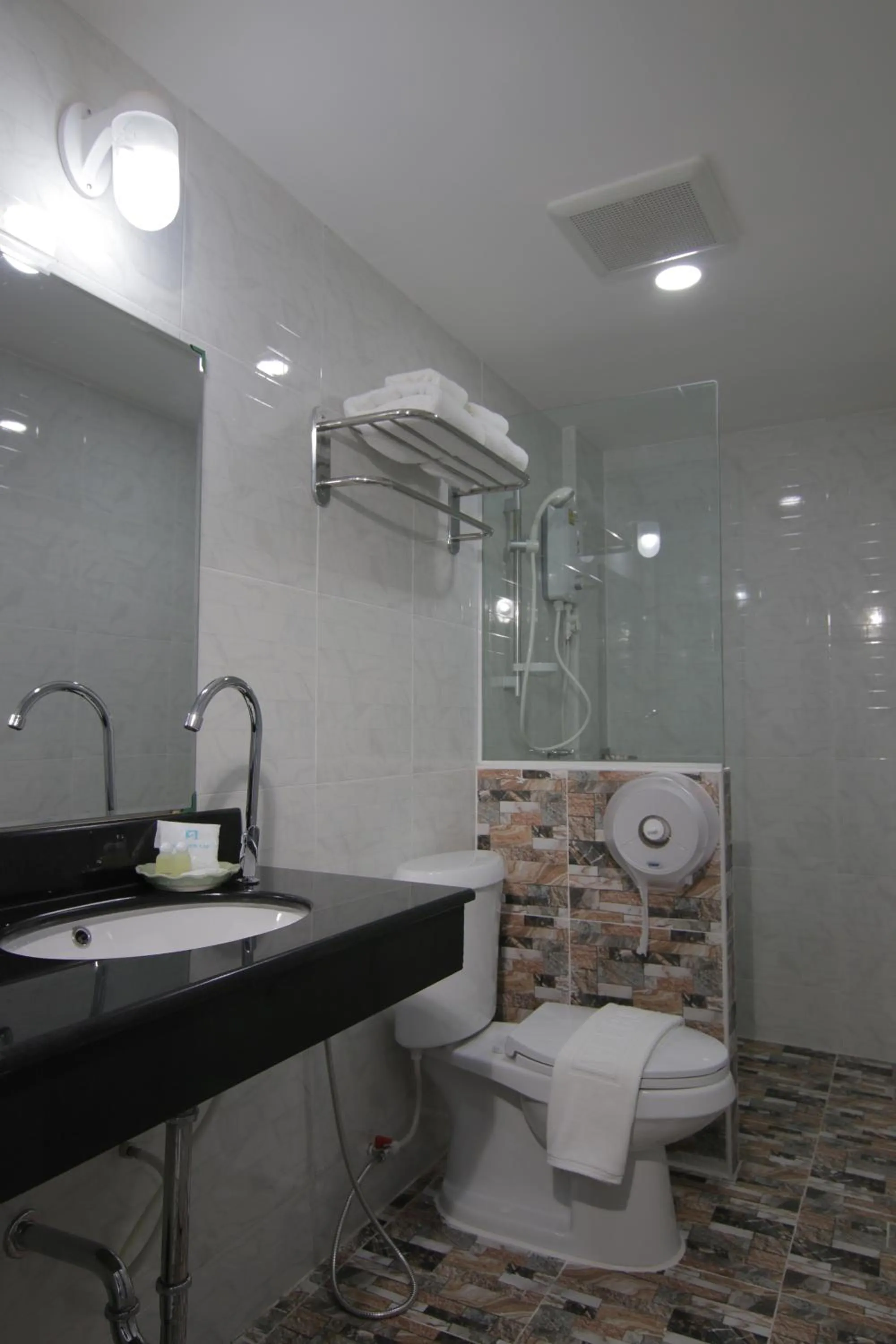 Shower in Gusto House