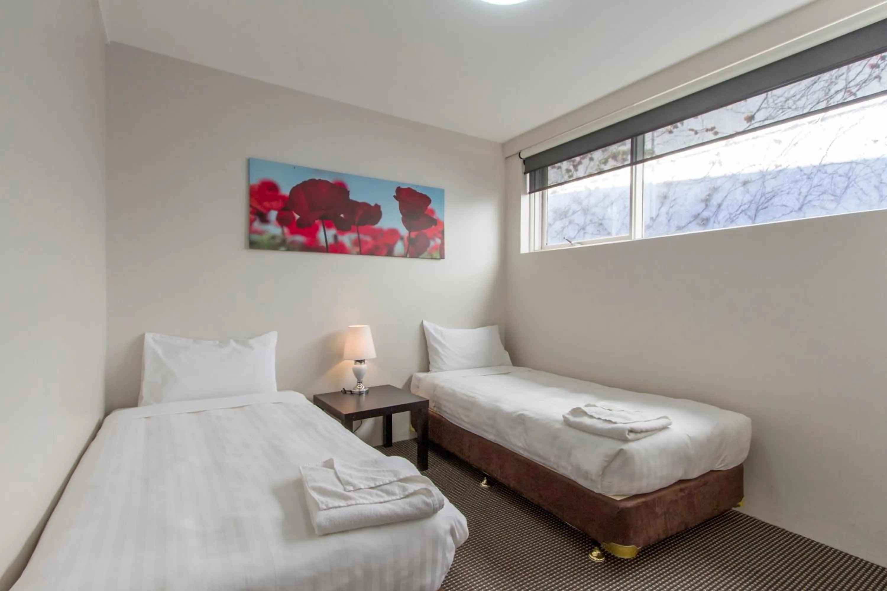 Shower, Bed in Sunshine Motor Inn