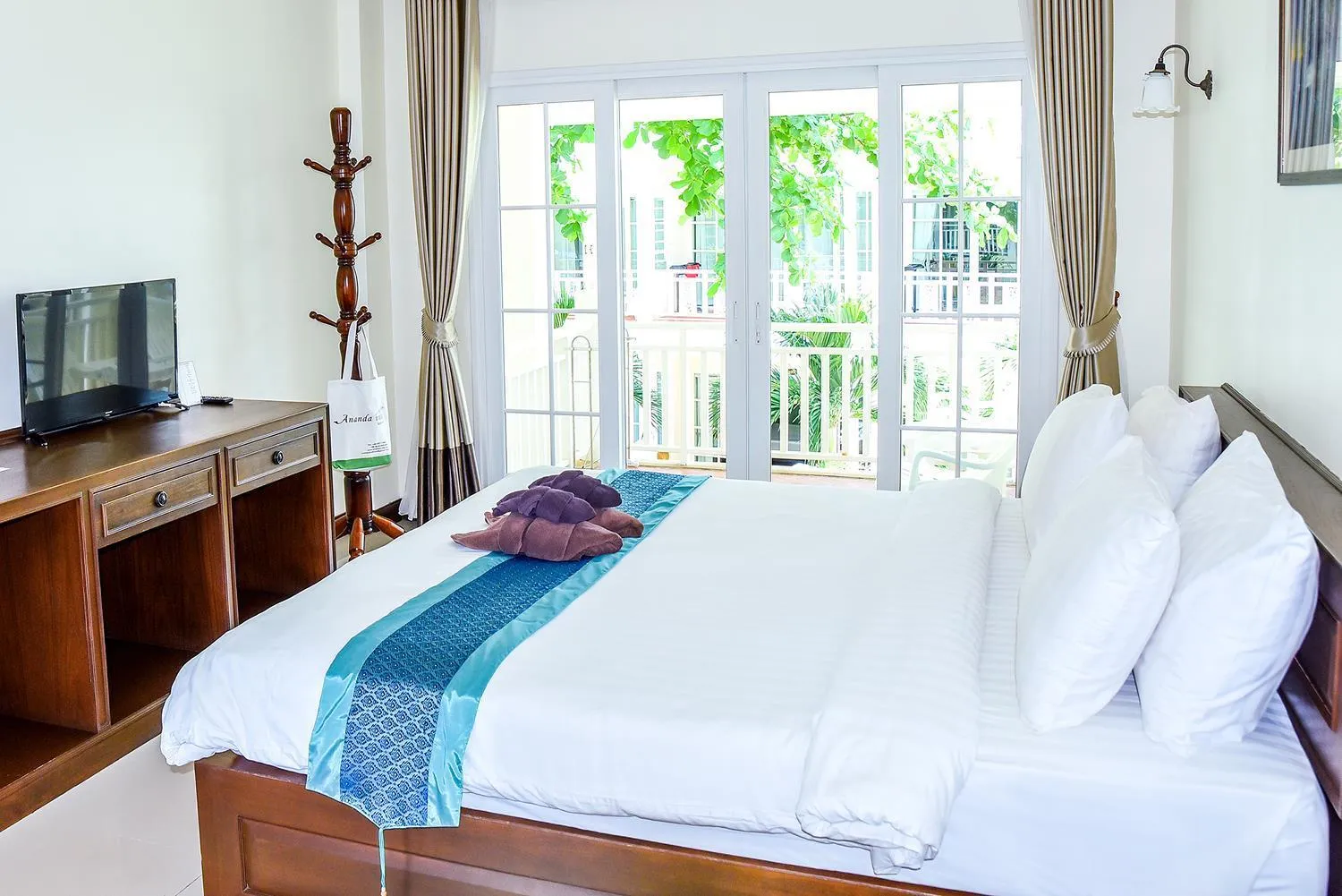Bed in Ananda Villa - SHA Plus