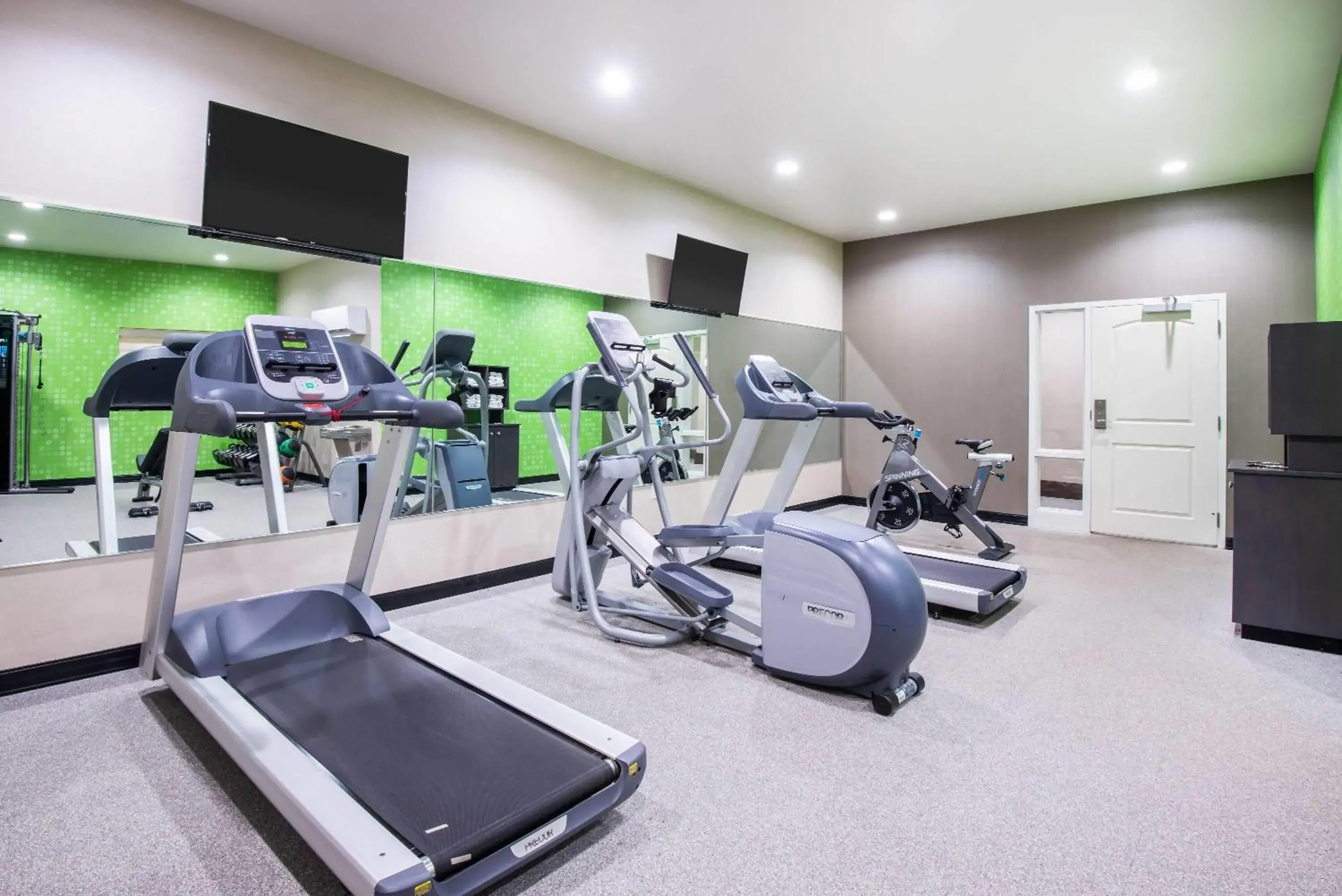 Fitness centre/facilities in La Quinta by Wyndham Buffalo Amherst Fitness centre/facilities in La Quinta by Wyndham Buffalo Amherst