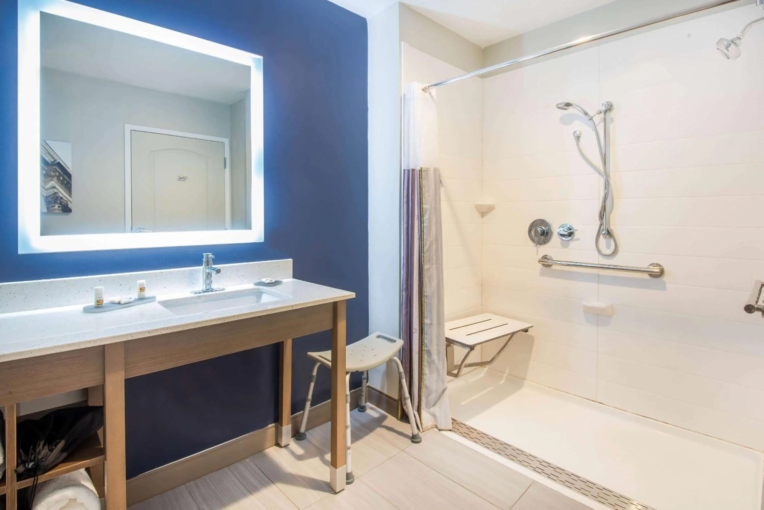 Shower in La Quinta by Wyndham Buffalo Amherst