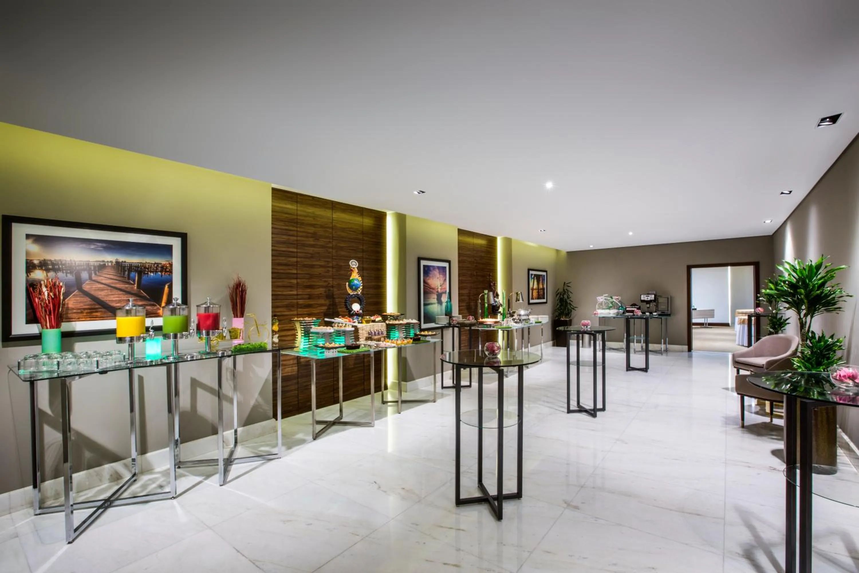 Business facilities in The Tower Plaza Hotel Dubai