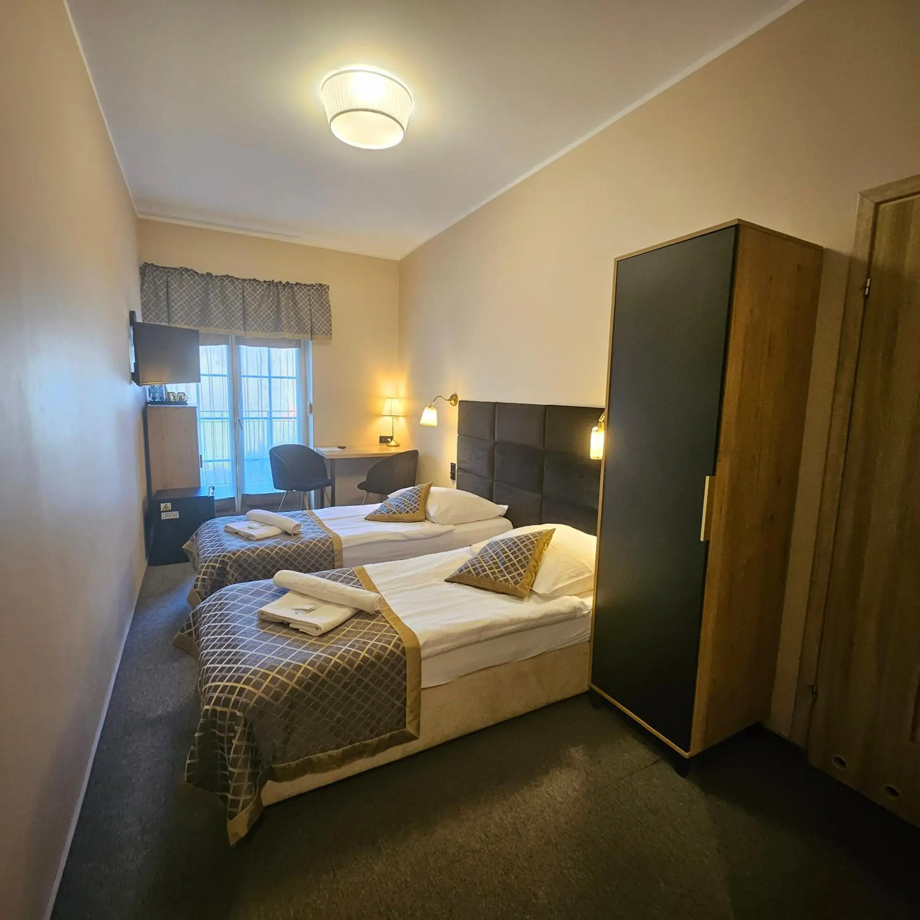 Double Room with Balcony in Willa Kłodzko-Zacisze - Wellness & Fitness Double Room with Balcony in Willa Kłodzko-Zacisze - Wellness & Fitness