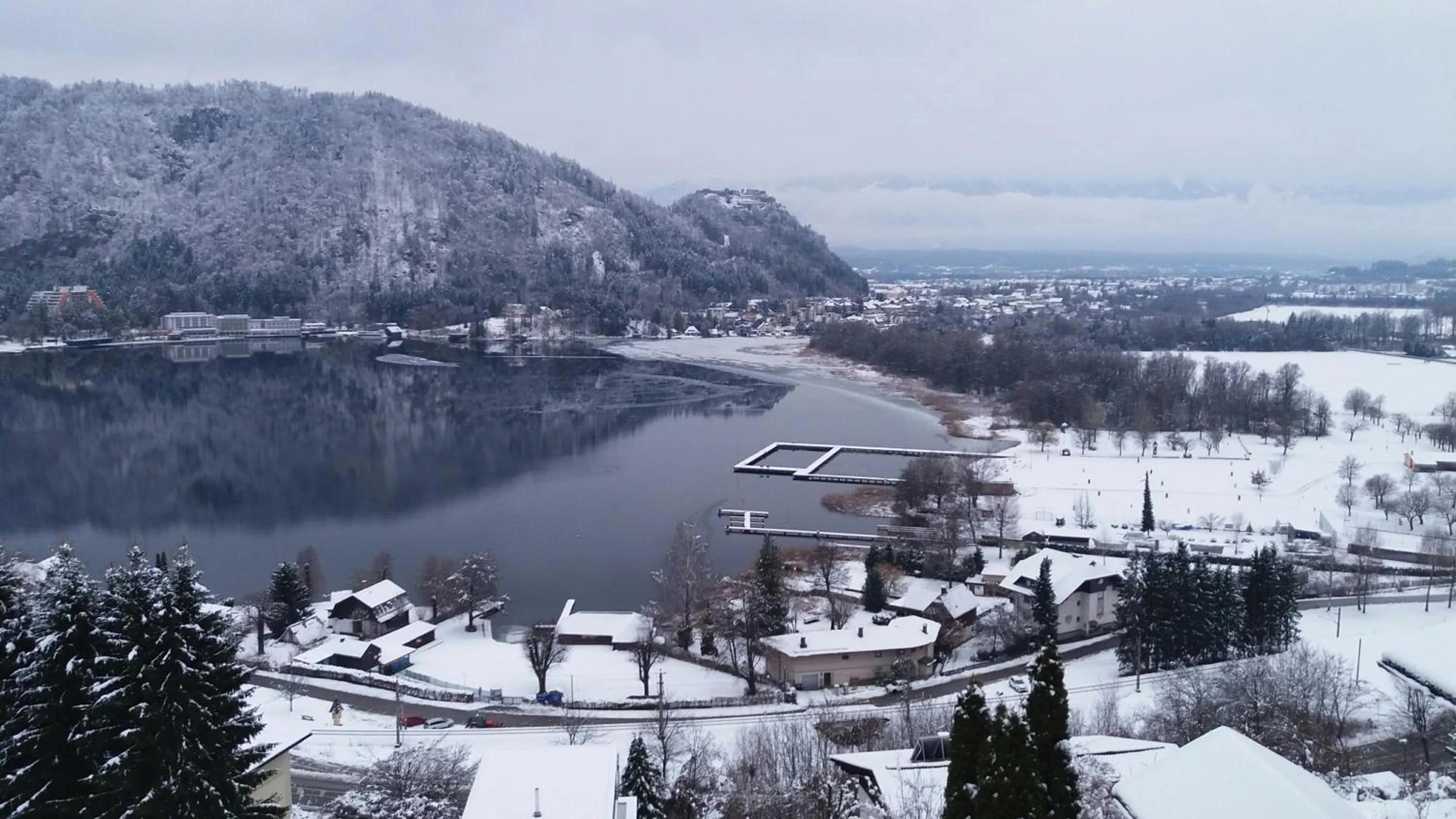 Lake view in Gästehaus Tarmann