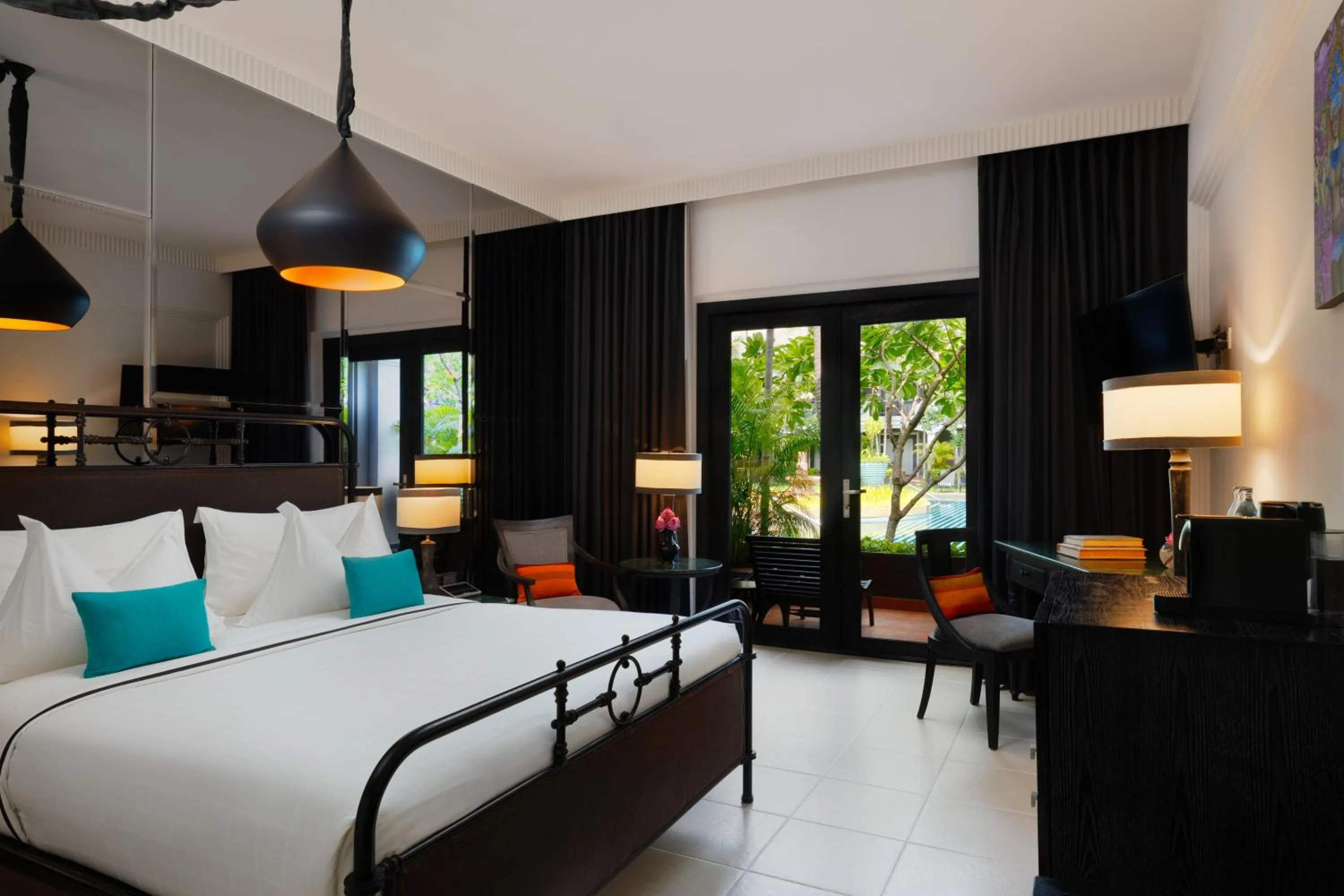 Photo of the whole room, Bed in Shinta Mani Angkor