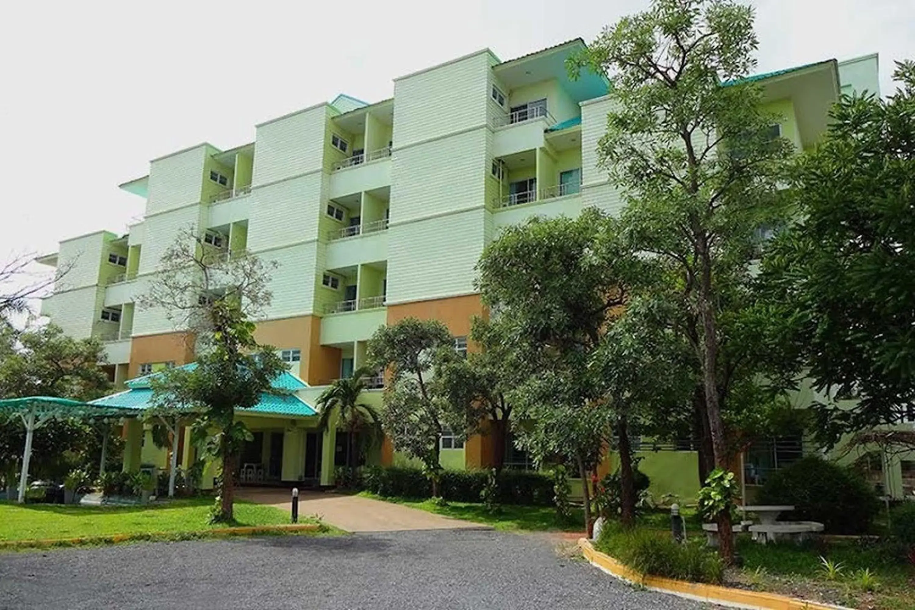 Property building in Udoncabana Property building in Udoncabana