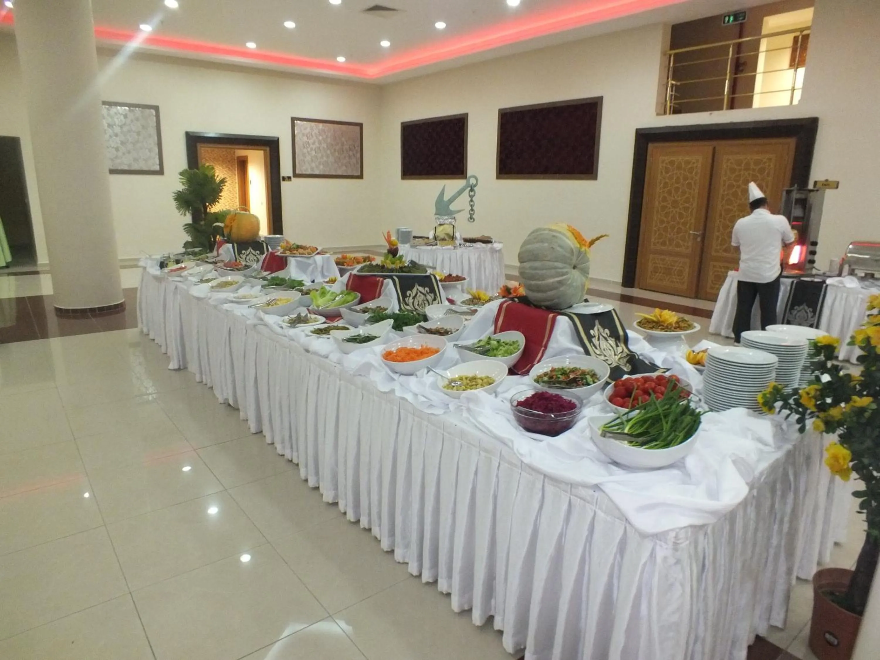 Restaurant/places to eat in Demosan Hotel